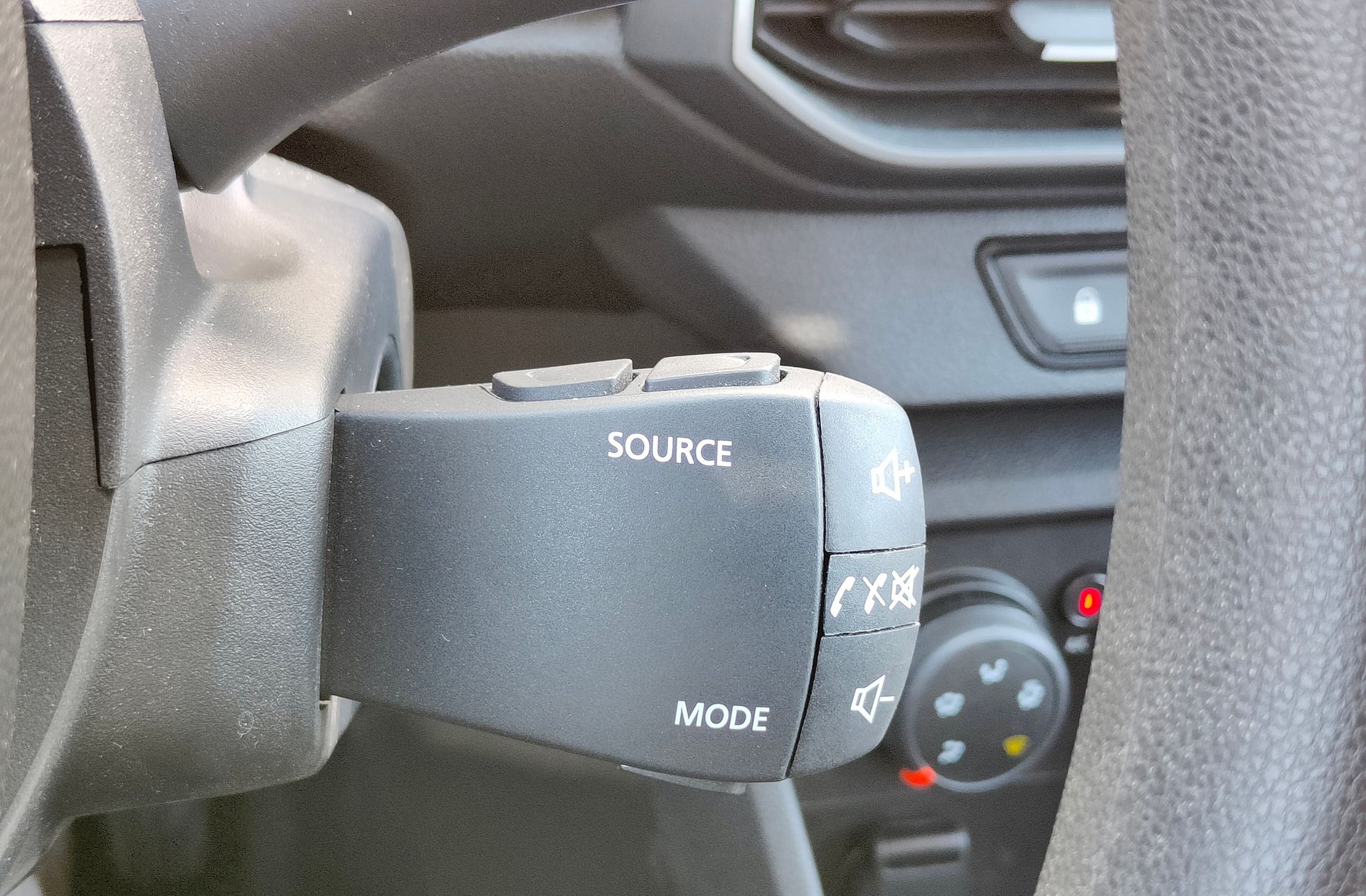Dacia Sandero Essential TCe - foto 28
