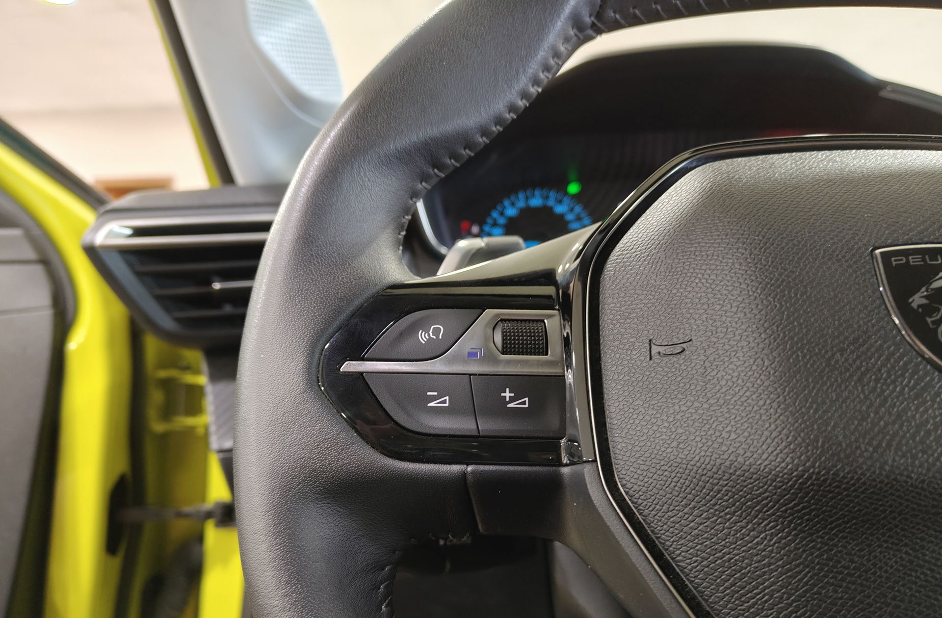 Peugeot 208 Style Hybrid 110 eDCS6 - foto 22