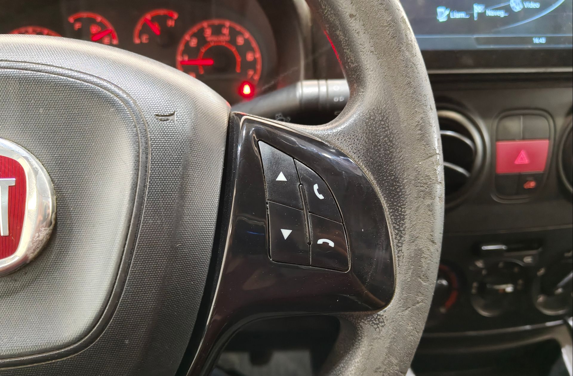 Fiat Fiorino Cargo Furgon 1.3 MultiJet Base - foto 23