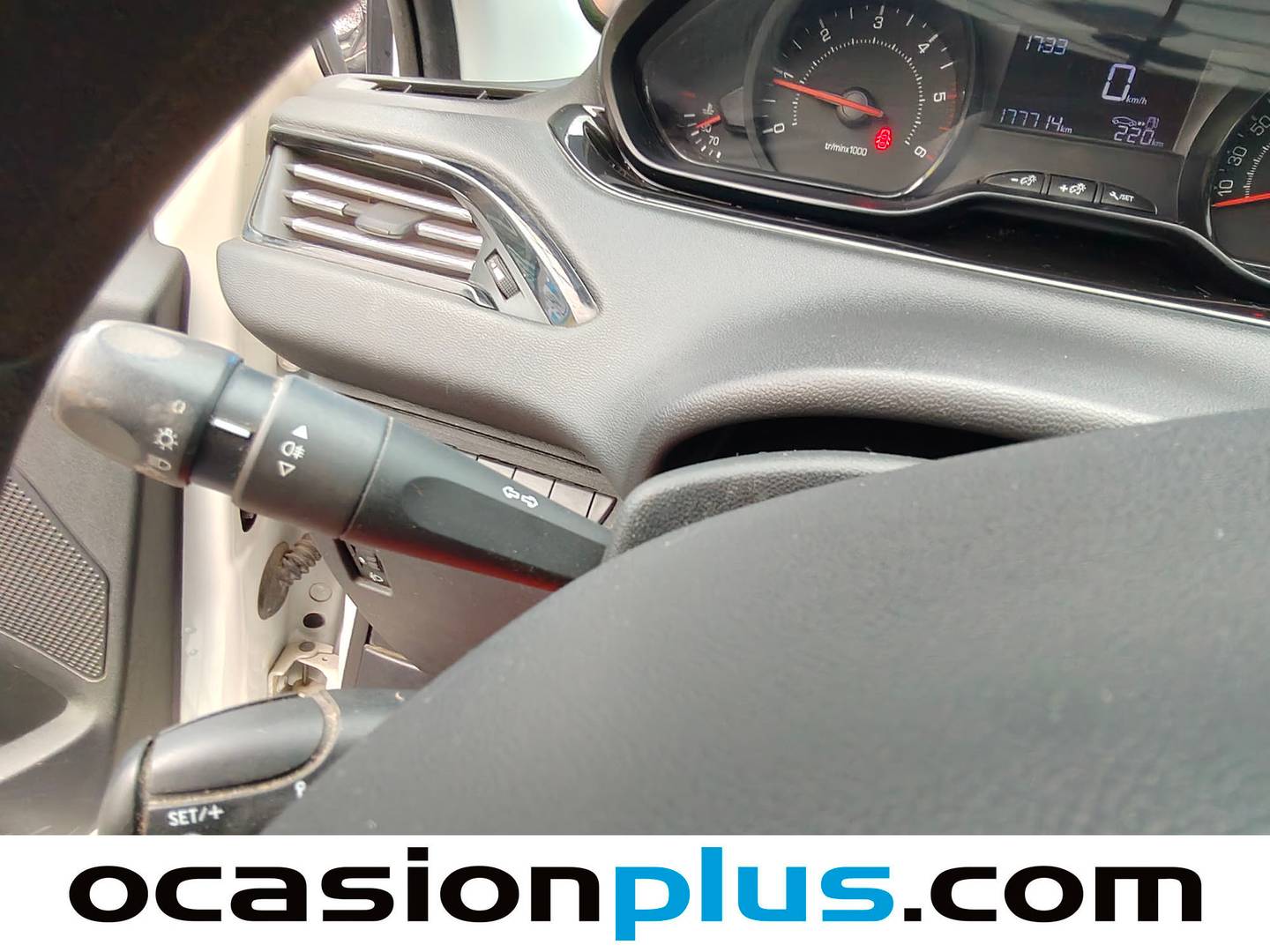 Peugeot 208 Peugeot 208 1.4 HDi Business Line (68 CV) manual