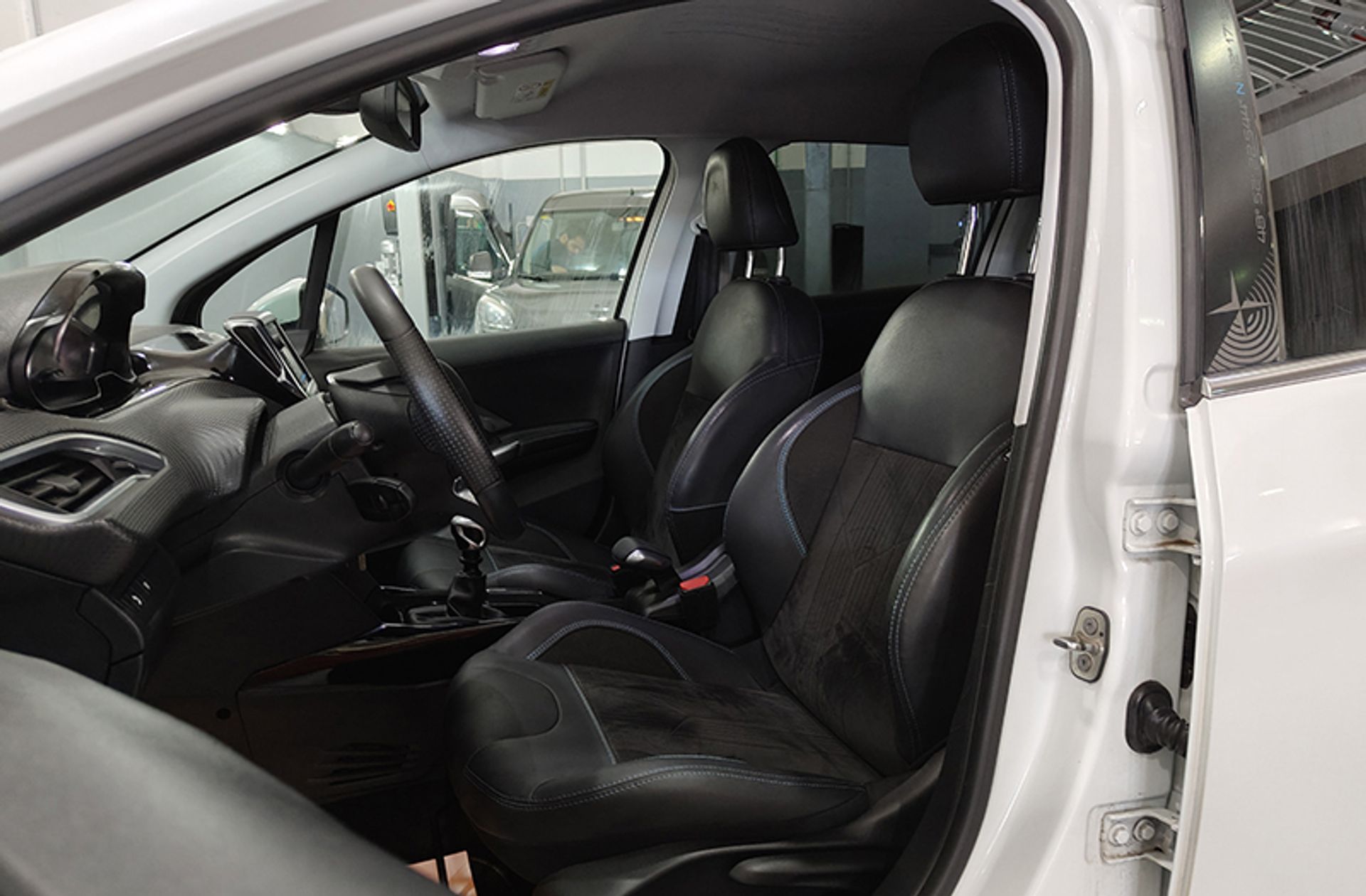 Peugeot 2008 BlueHDi 120 Crossway - foto 12