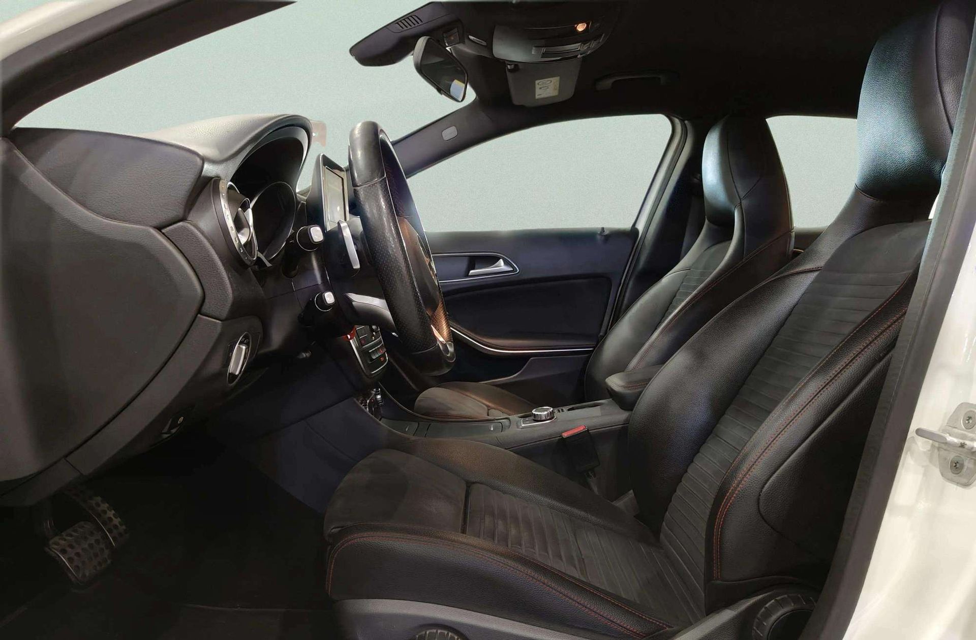 Mercedes-Benz GLA 200 d AMG Line - foto 8