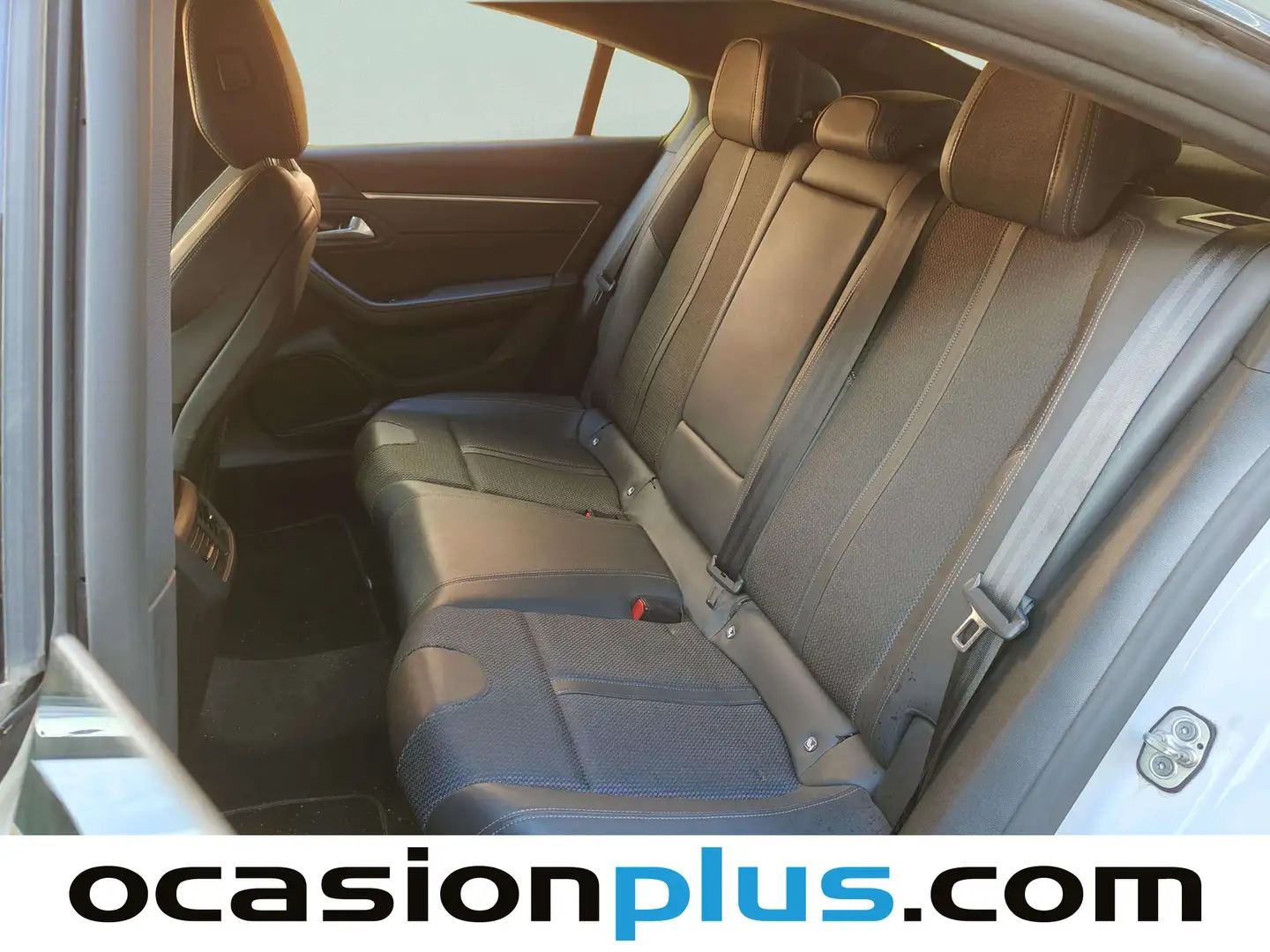 Foto Peugeot 508 Hybrid Peugeot 508 Hybrid 225 GT e-EAT8 (225 CV)