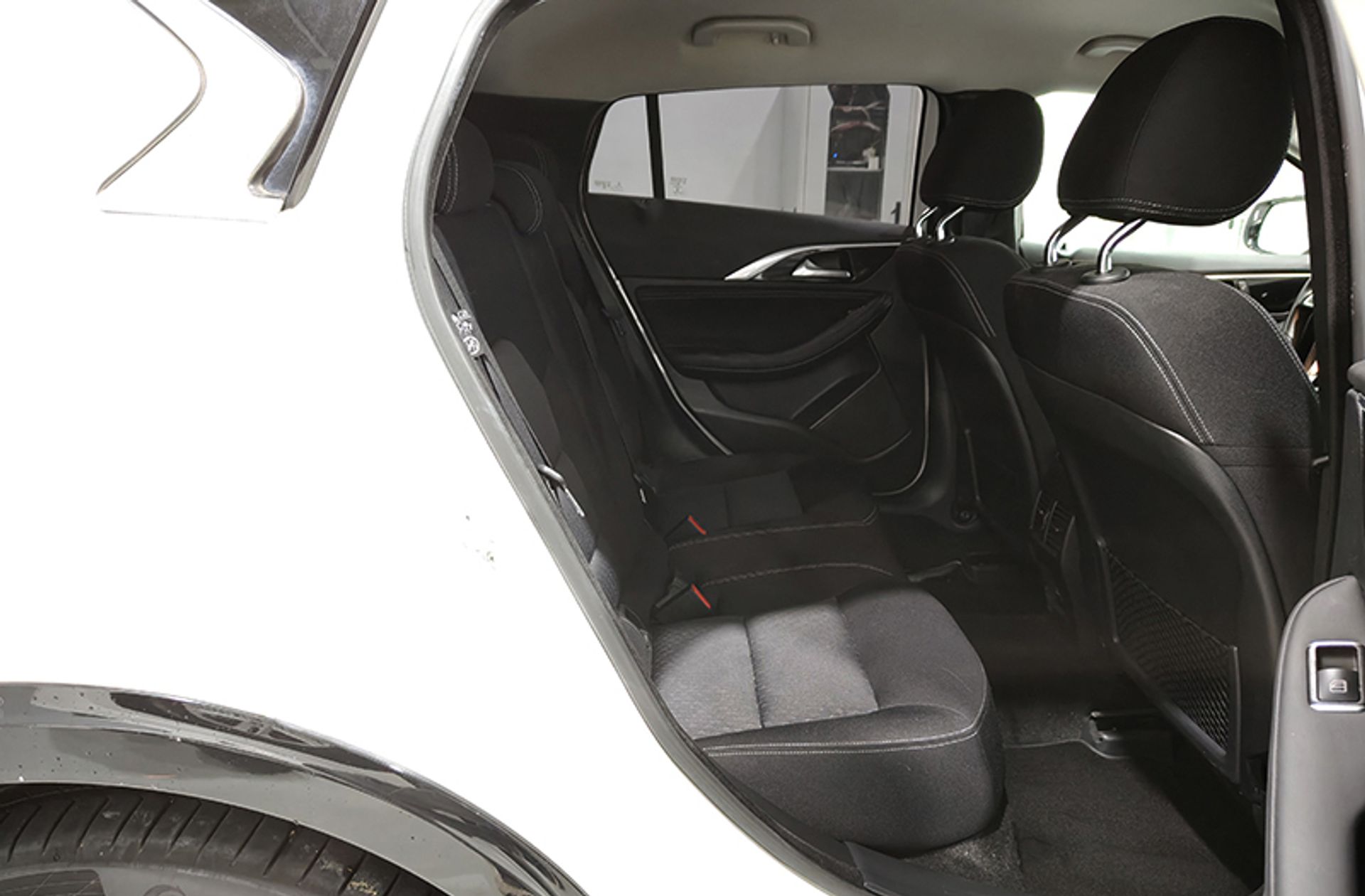 Infiniti Q30 1.6T Premium - foto 16