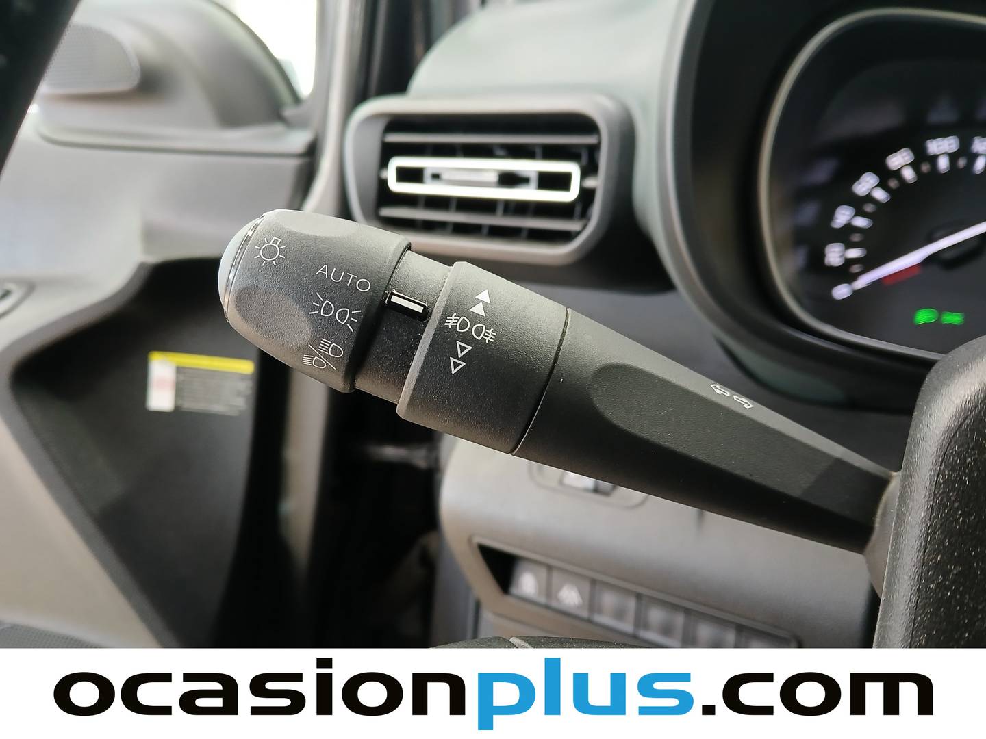 Citroën Berlingo Citroen Berlingo BlueHDi 130 S&S Talla M Shine (130 CV) seminuevo