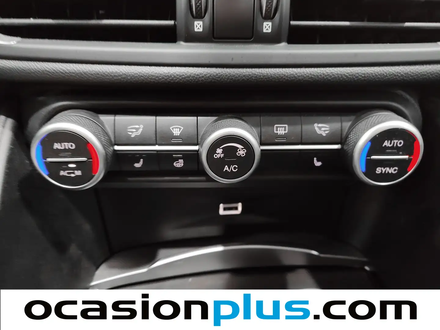 Foto Alfa Romeo Giulia Alfa Romeo Giulia 2.0 GME T4 Veloce ATX (280 CV)