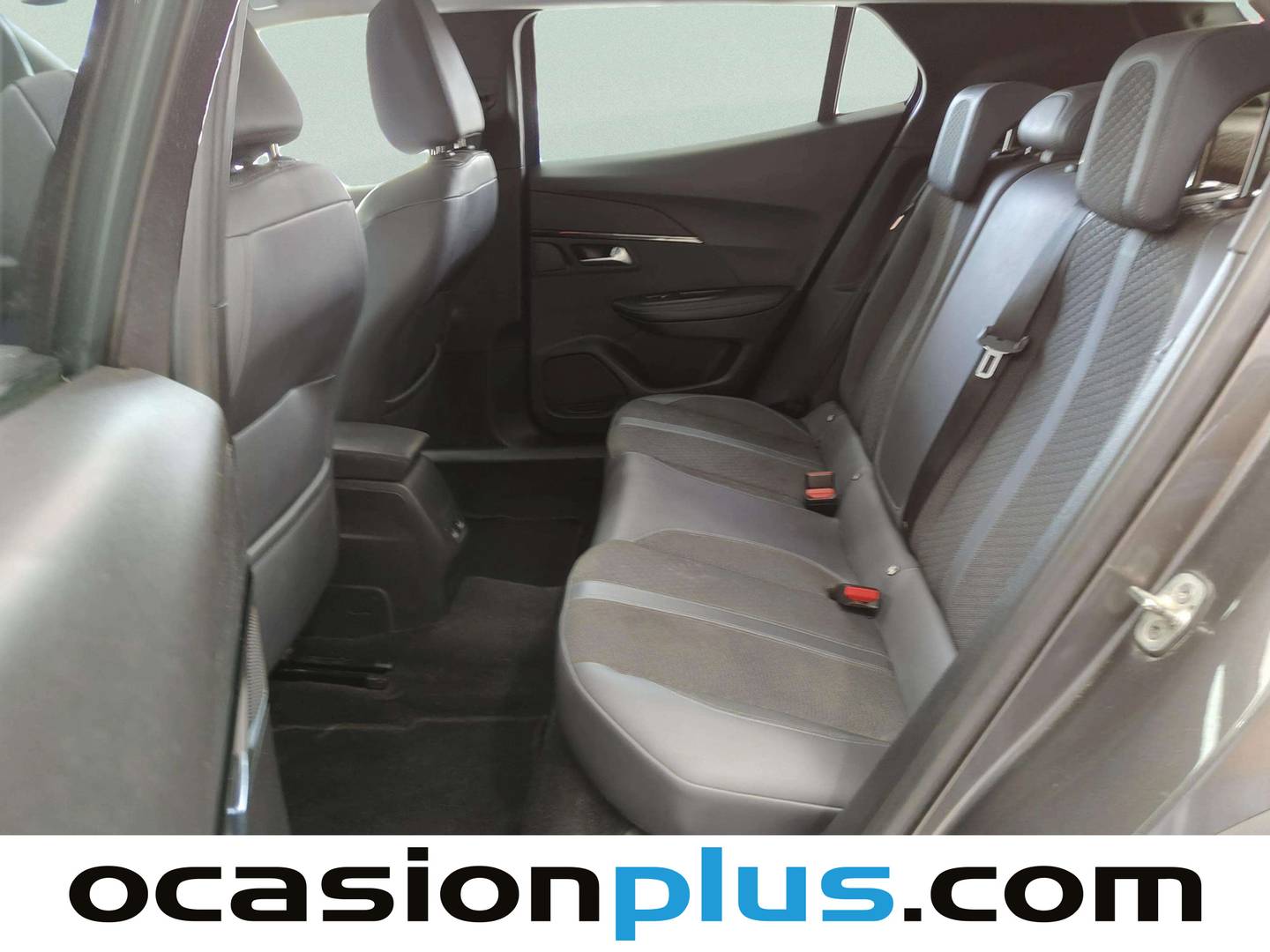 Foto asientos traseros Peugeot 2008 Peugeot 2008 PureTech 100 S&S Allure (100 CV)