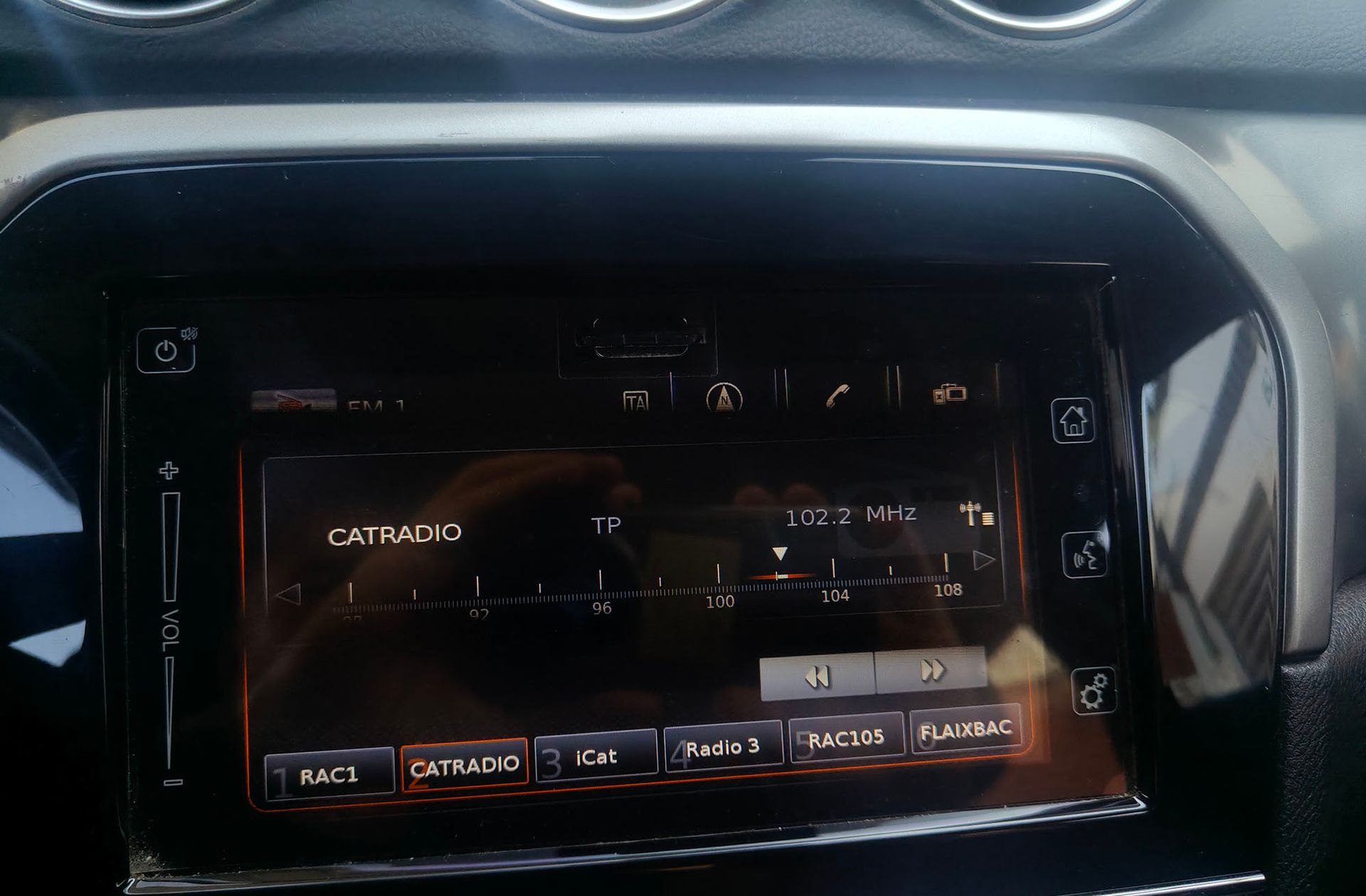 Suzuki Vitara 1.0 Turbo GLE 4WD - foto 31