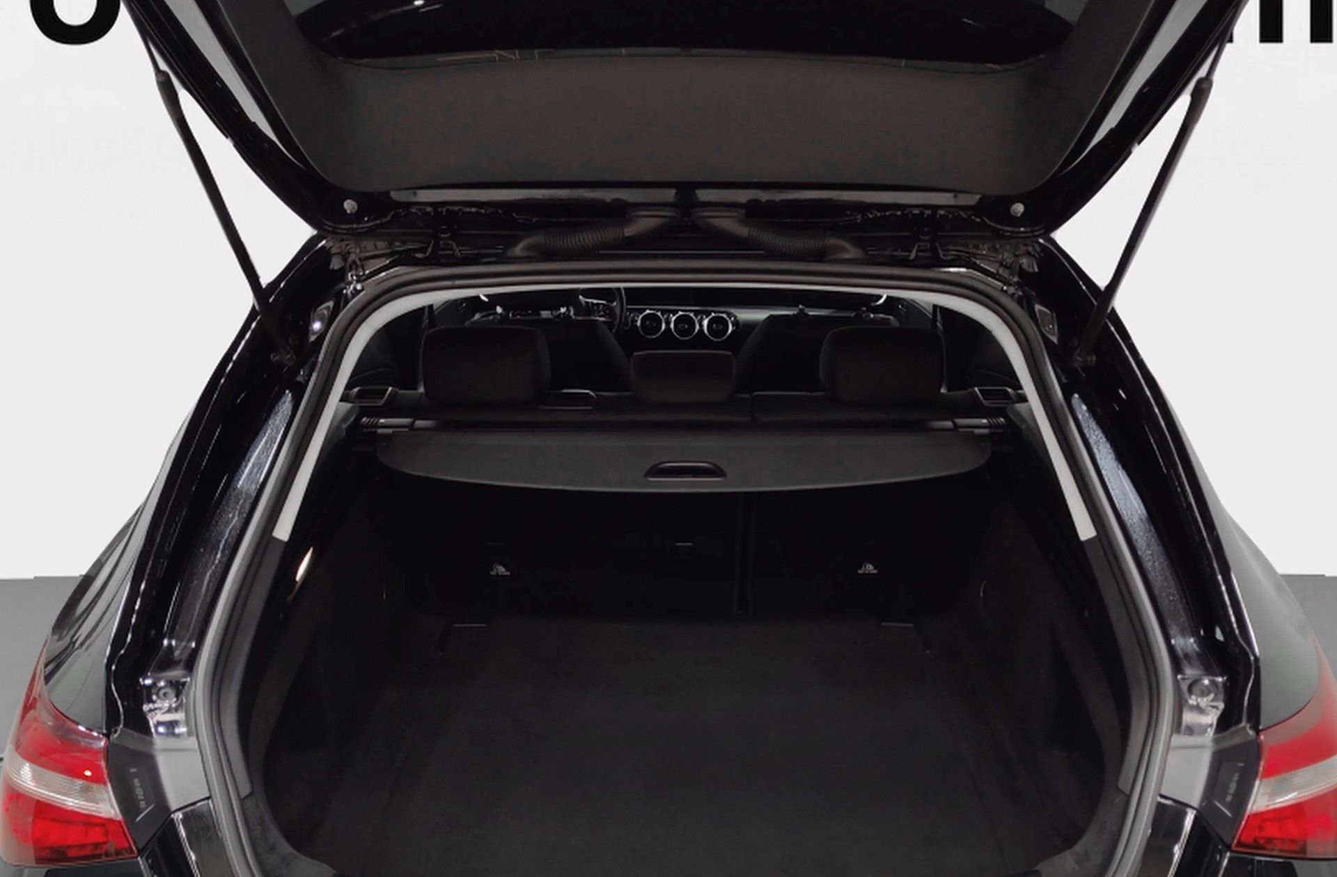 Mercedes-Benz CLA Shooting Brake 180 - foto 18