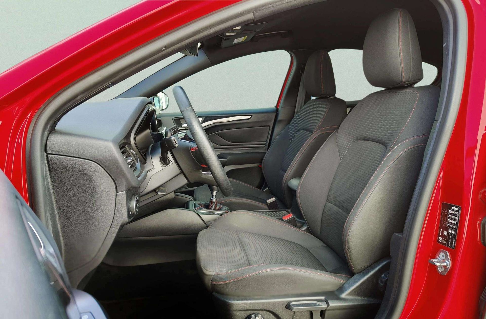 Ford Focus 1.0 EcoBoost ST-Line - foto 15