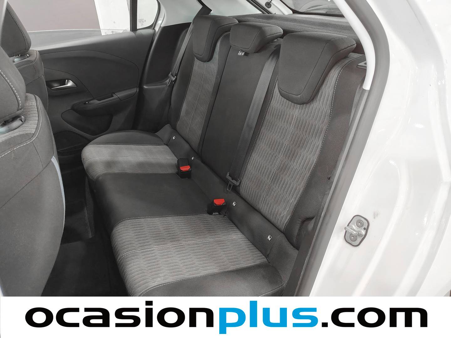 Foto asientos traseros Opel Corsa Opel Corsa 1.2 XEL S&S Edition (75 CV)