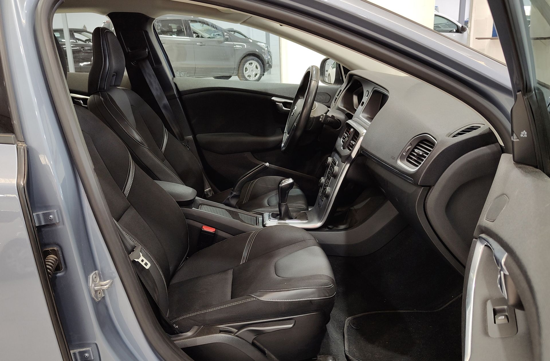 Volvo V40 D2 Momentum - foto 17