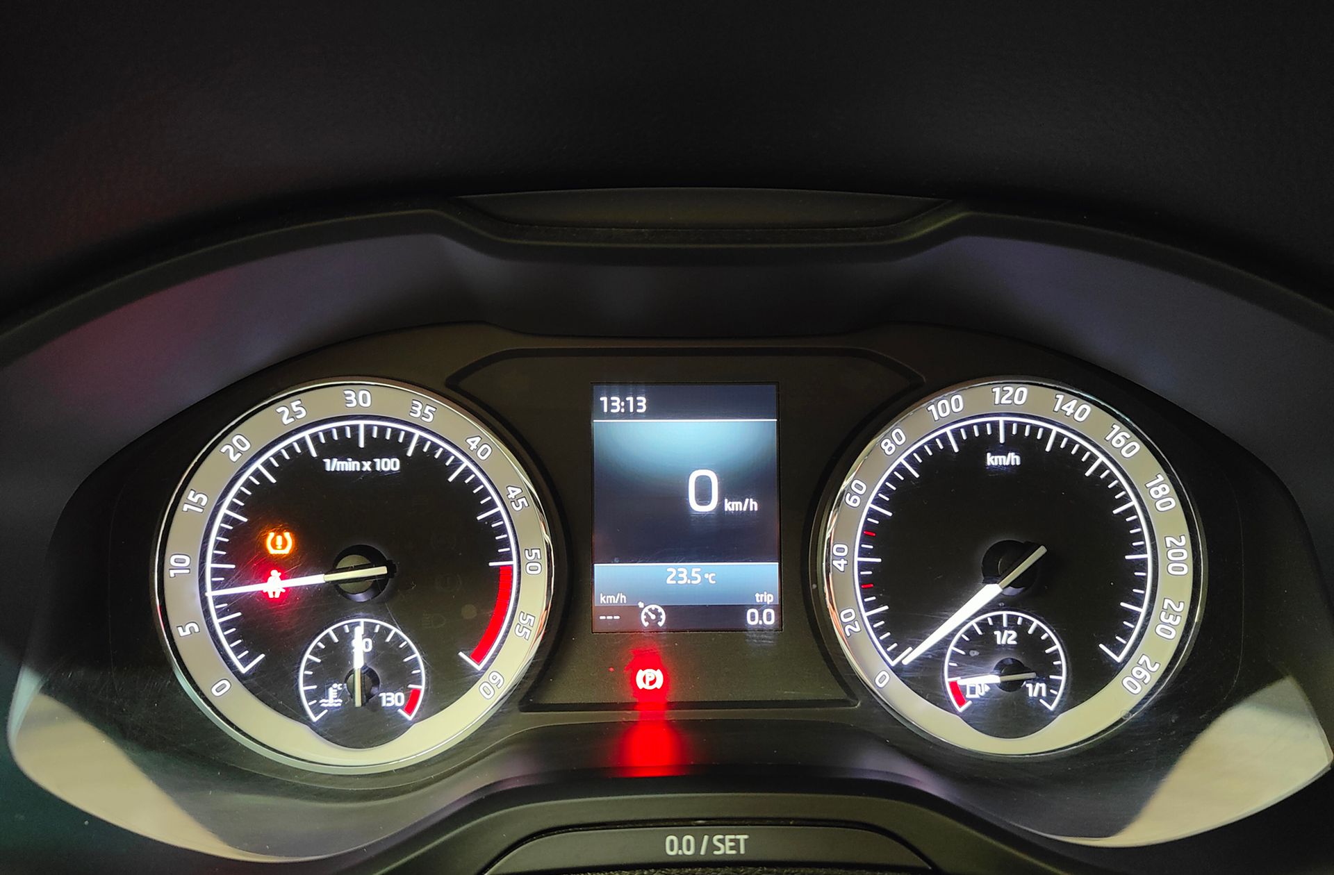 Škoda Karoq 1.6 TDI Ambition - foto 27