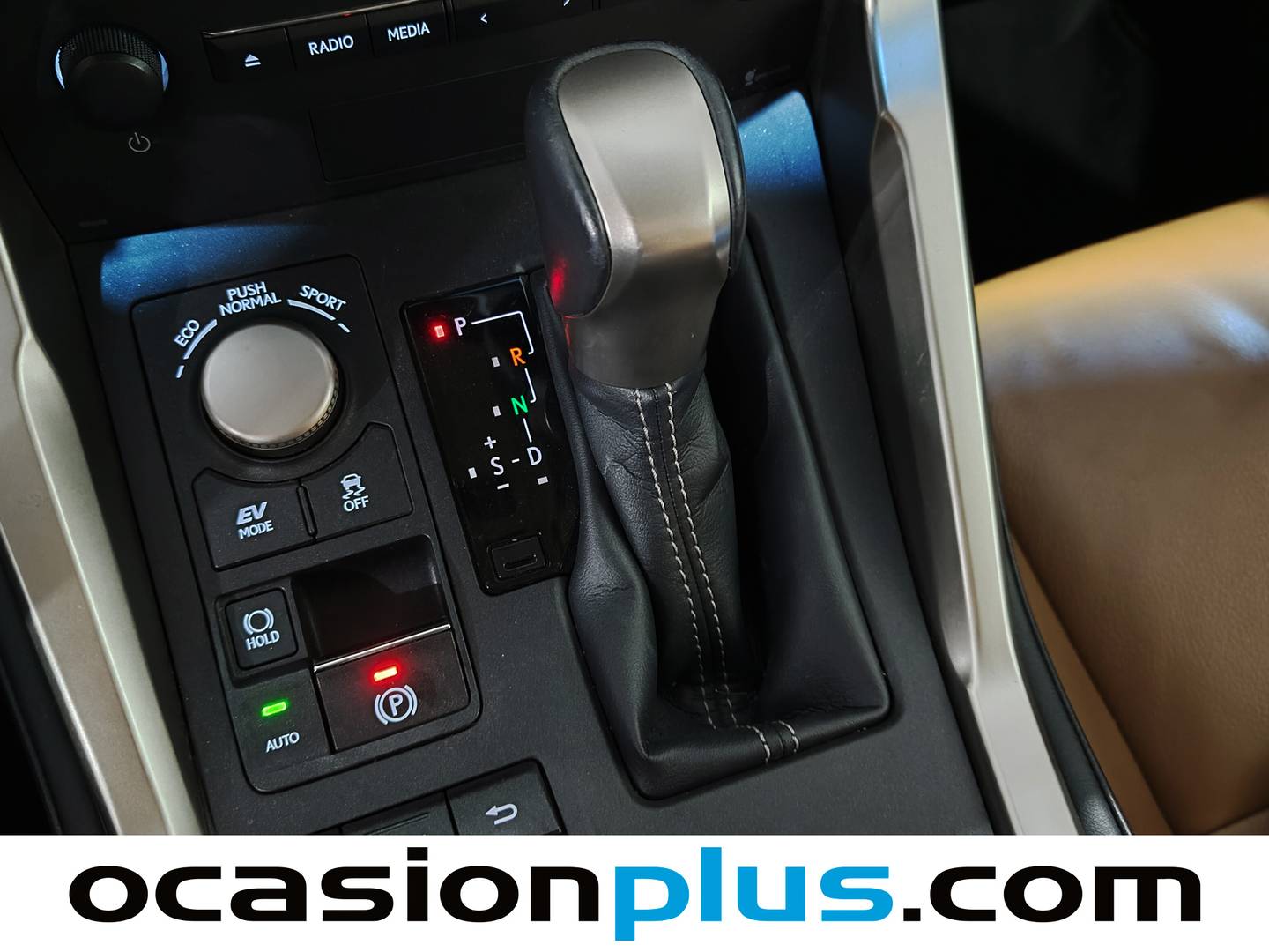 Lexus NX Lexus NX 300h Corporate 2WD + Navibox (197 CV) de segunda mano
