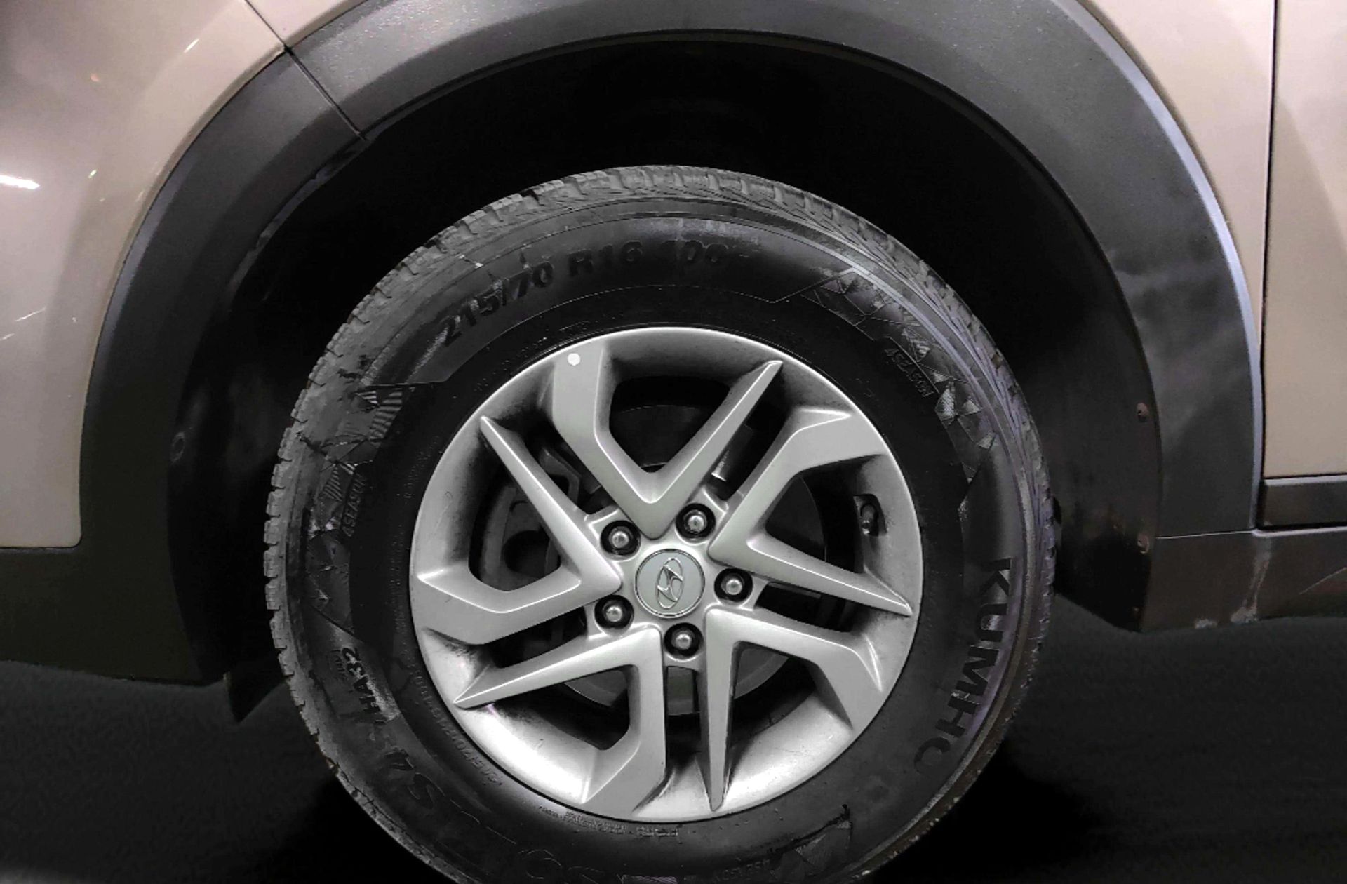 Hyundai Tucson 1.6 GDI BlueDrive Essence 4x2 - foto 31