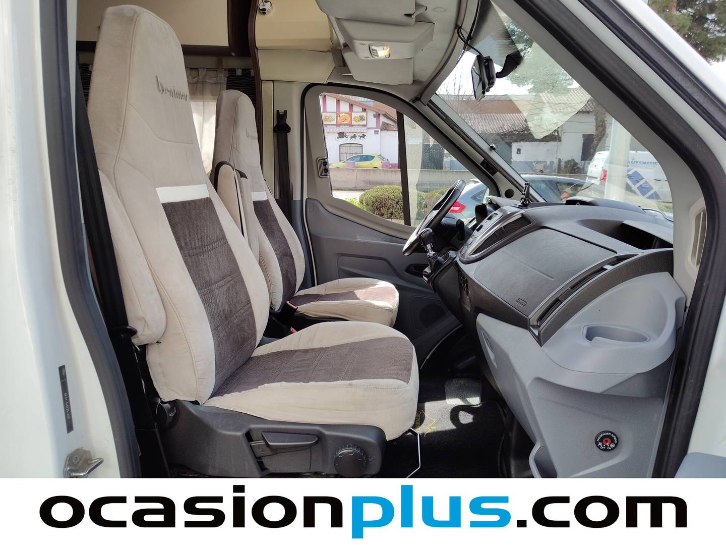 Foto asientos delanteros Benimar Mileo 442 Benimar Mileo 442 Tessoro (170 CV) 4 Plazas