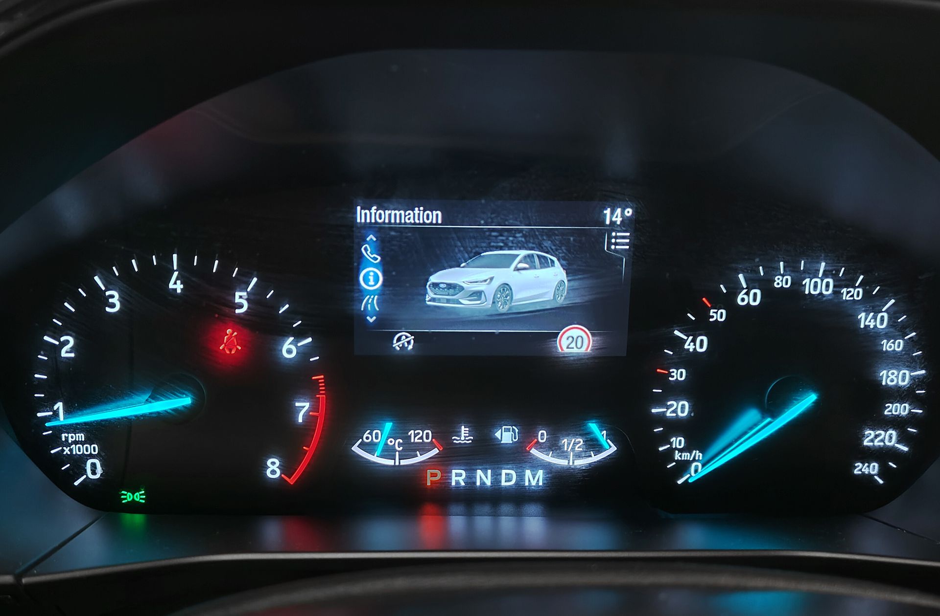 Ford Focus 1.0 EcoBoost MHEV ST-Line - foto 24