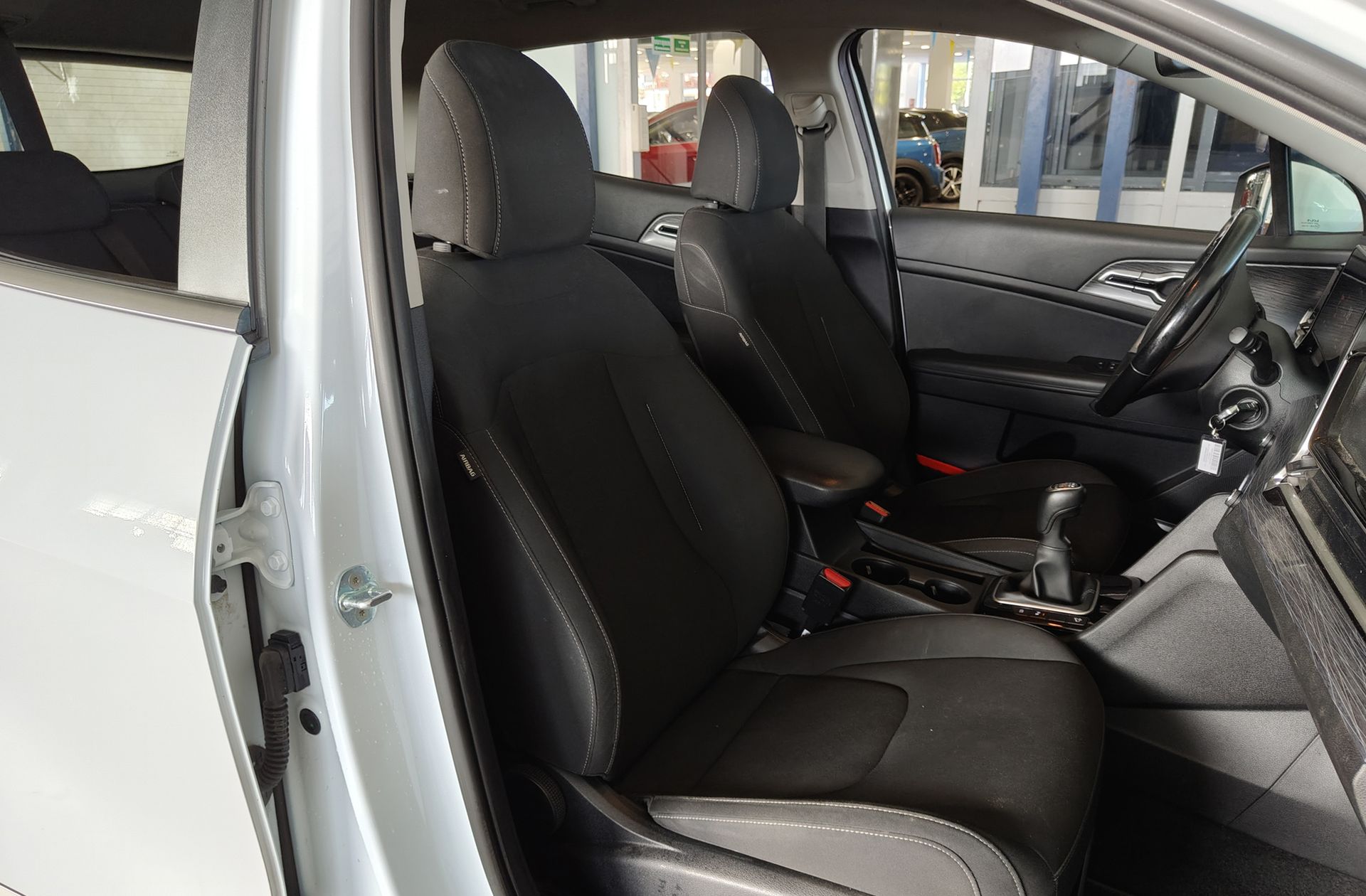 Kia Sportage 1.6 CRDi MHEV Business 4x2 - foto 19