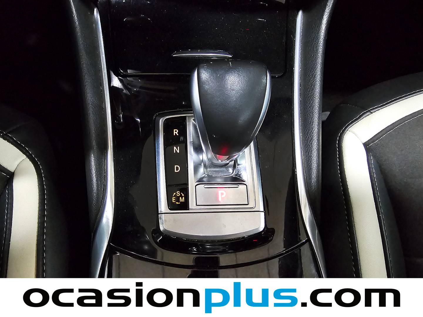 Foto Infiniti Q30 Infiniti Q30 2.2D Sport 7DCT (170 CV)