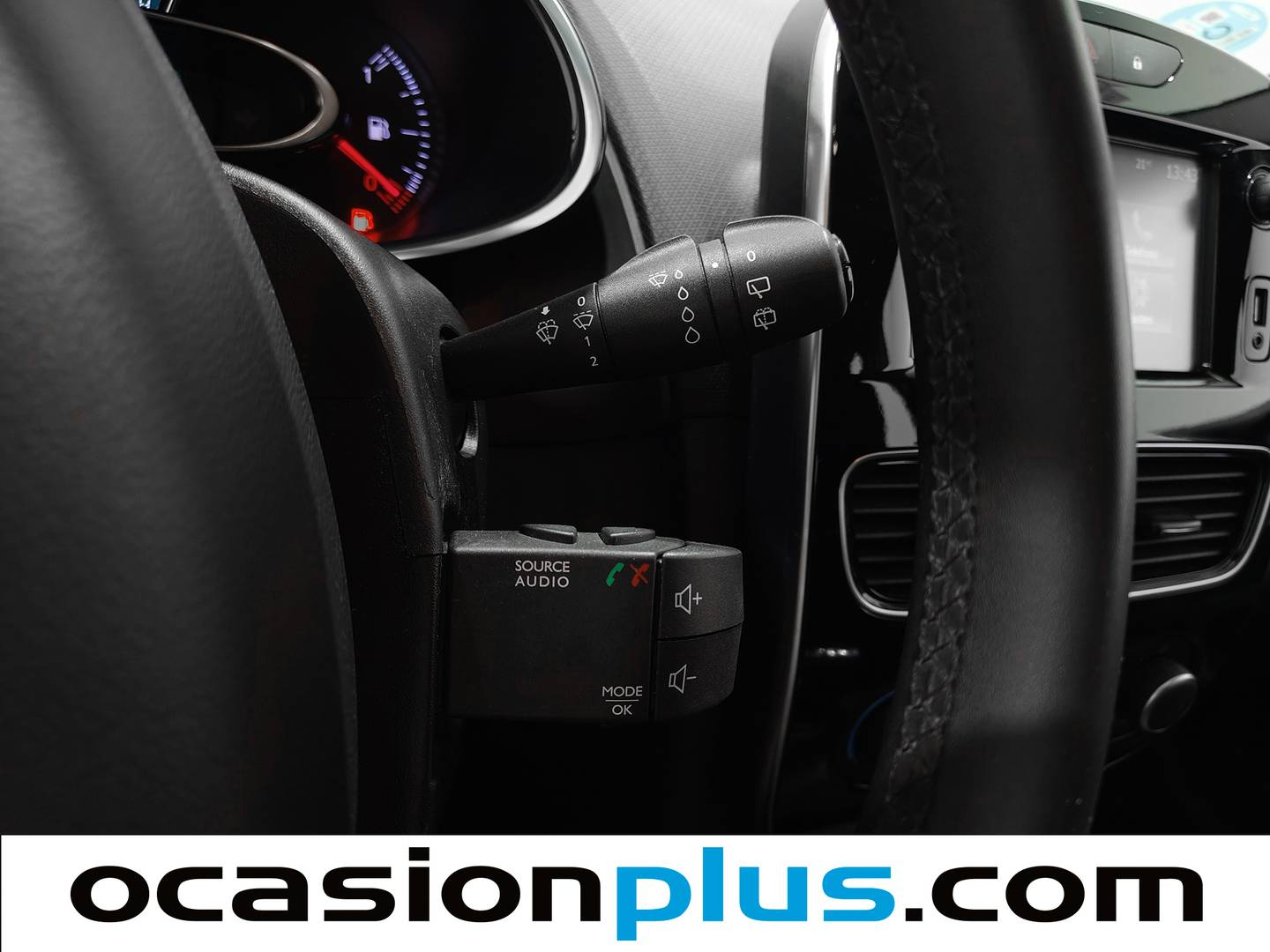Extras del Renault Clio Renault Clio Limited 1.2  (75 CV)