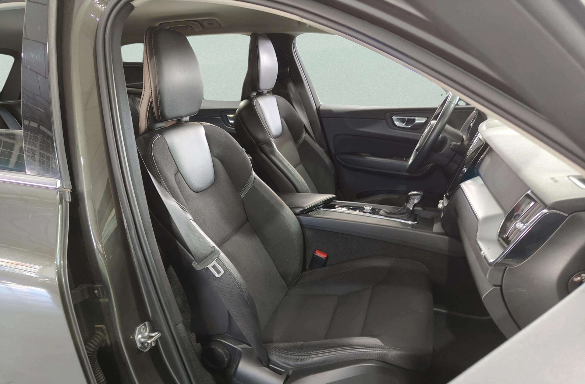 Volvo XC60 D4 Business Plus - foto 20