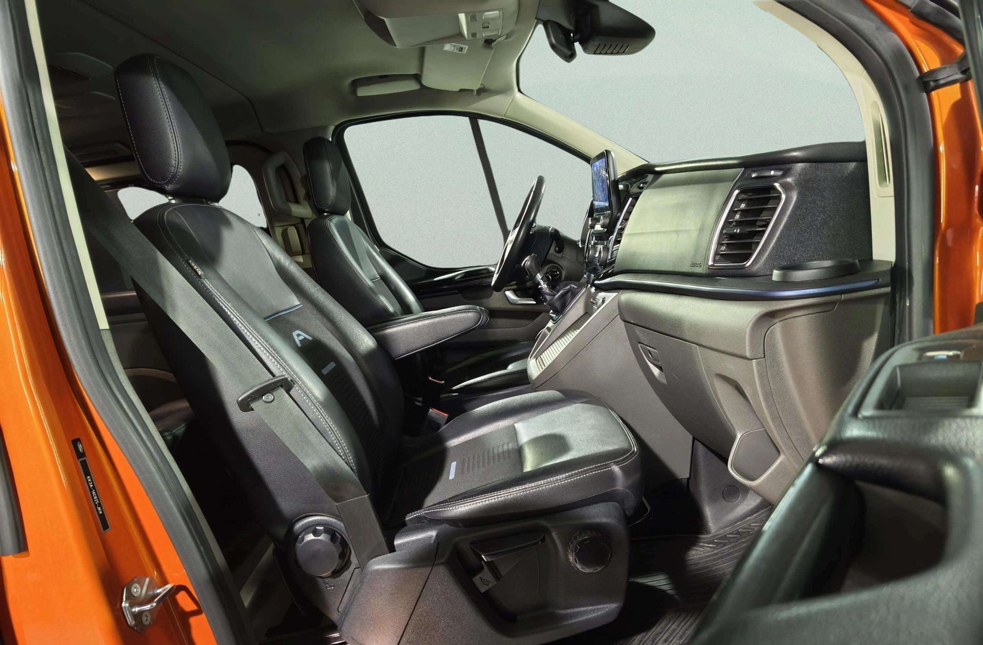 Ford Tourneo Custom 2.0 EcoBlue Hybrid L1 Active - foto 24