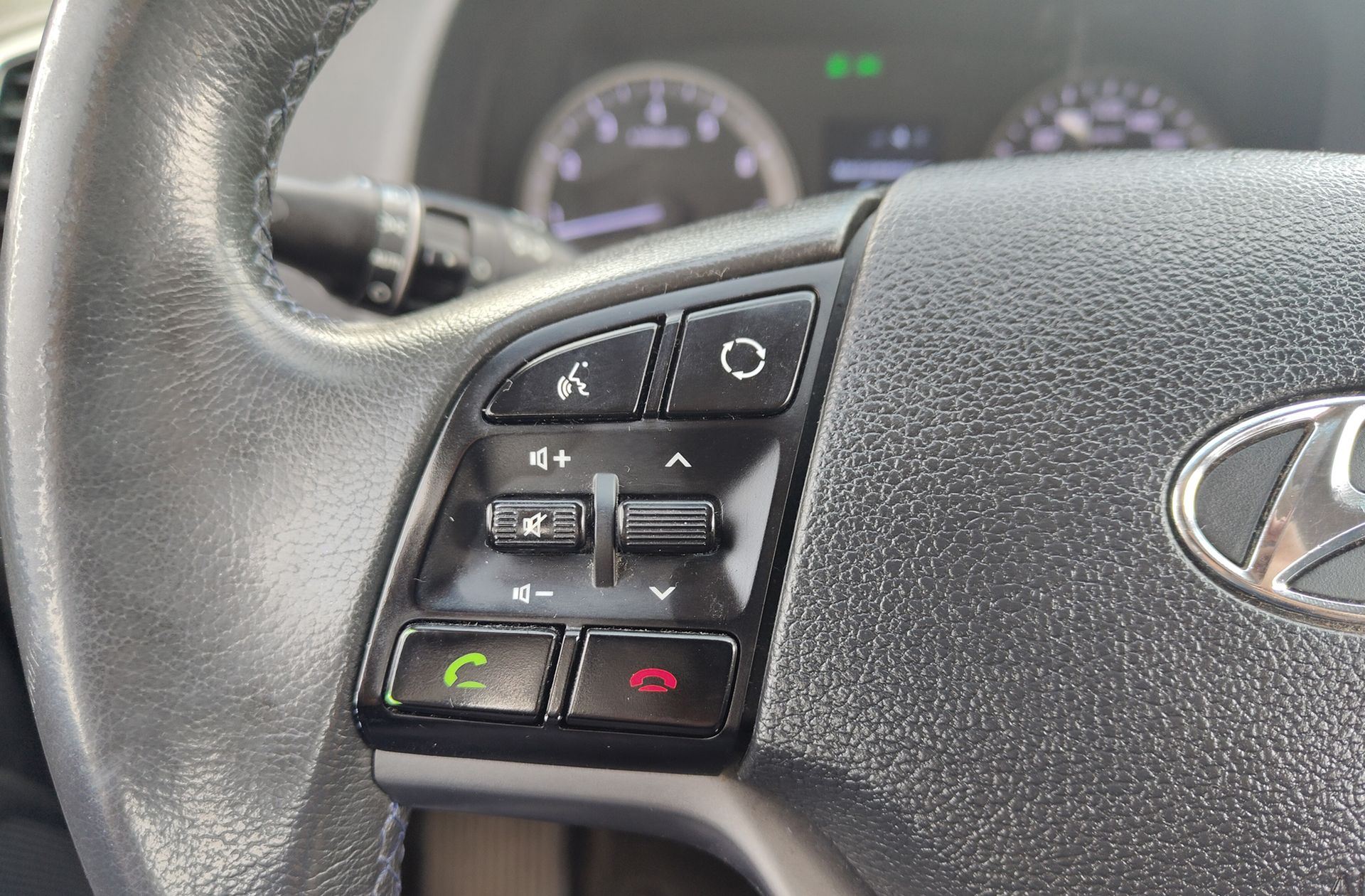 Hyundai Tucson 1.6 GDI BlueDrive Essence 4x2 - foto 22