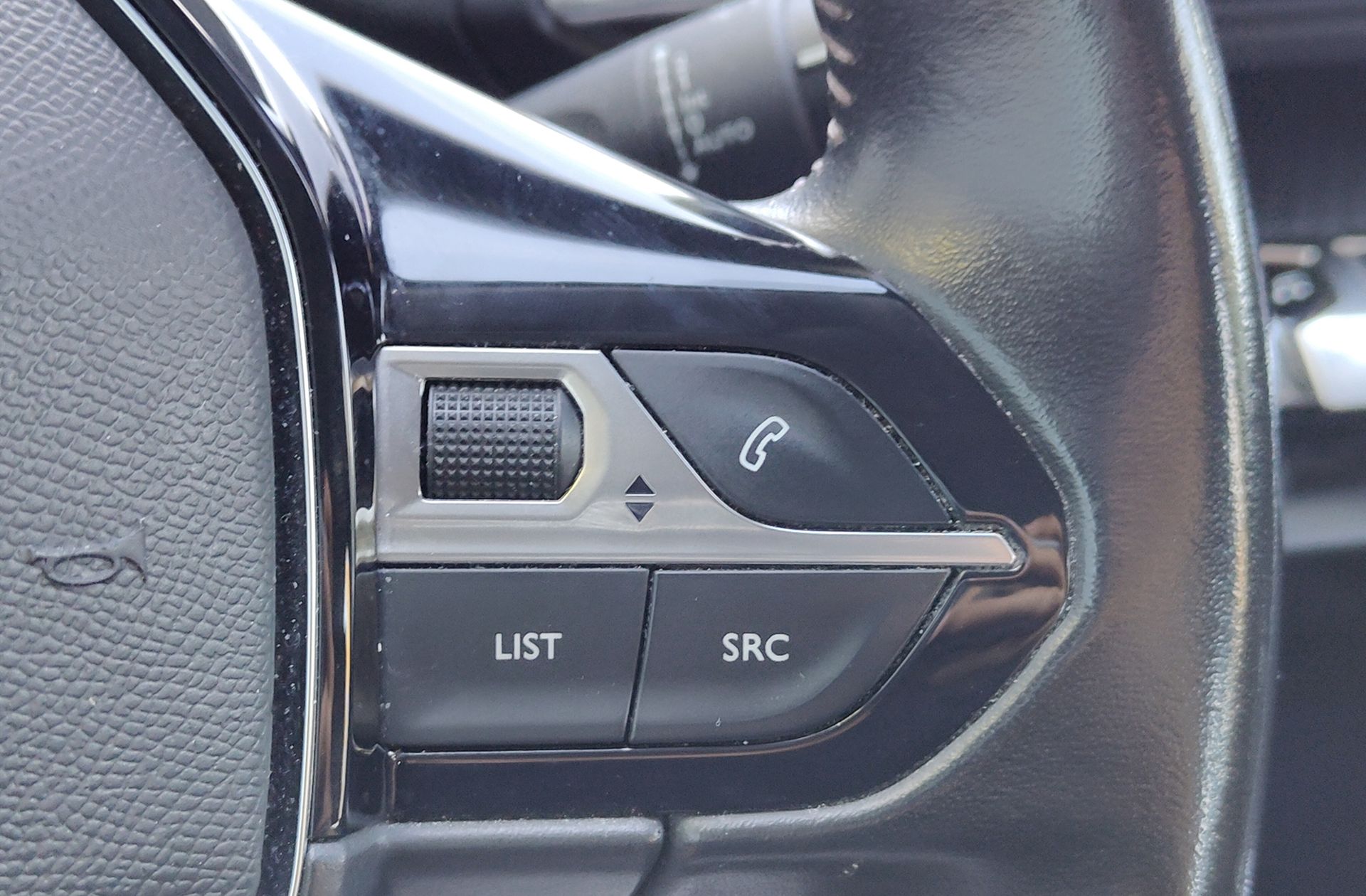Peugeot 3008 PureTech 130 Active - foto 25