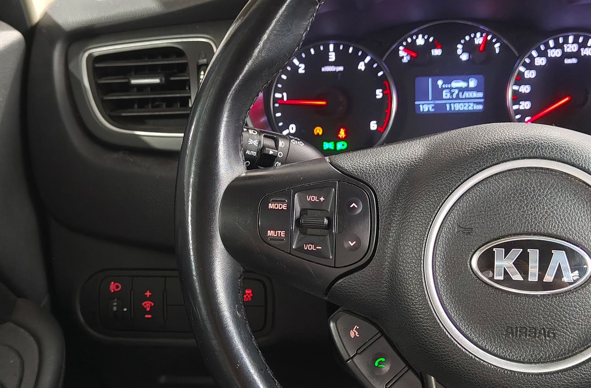 Kia Carens 1.7 CRDi VGT Concept Eco-Dynam - foto 26