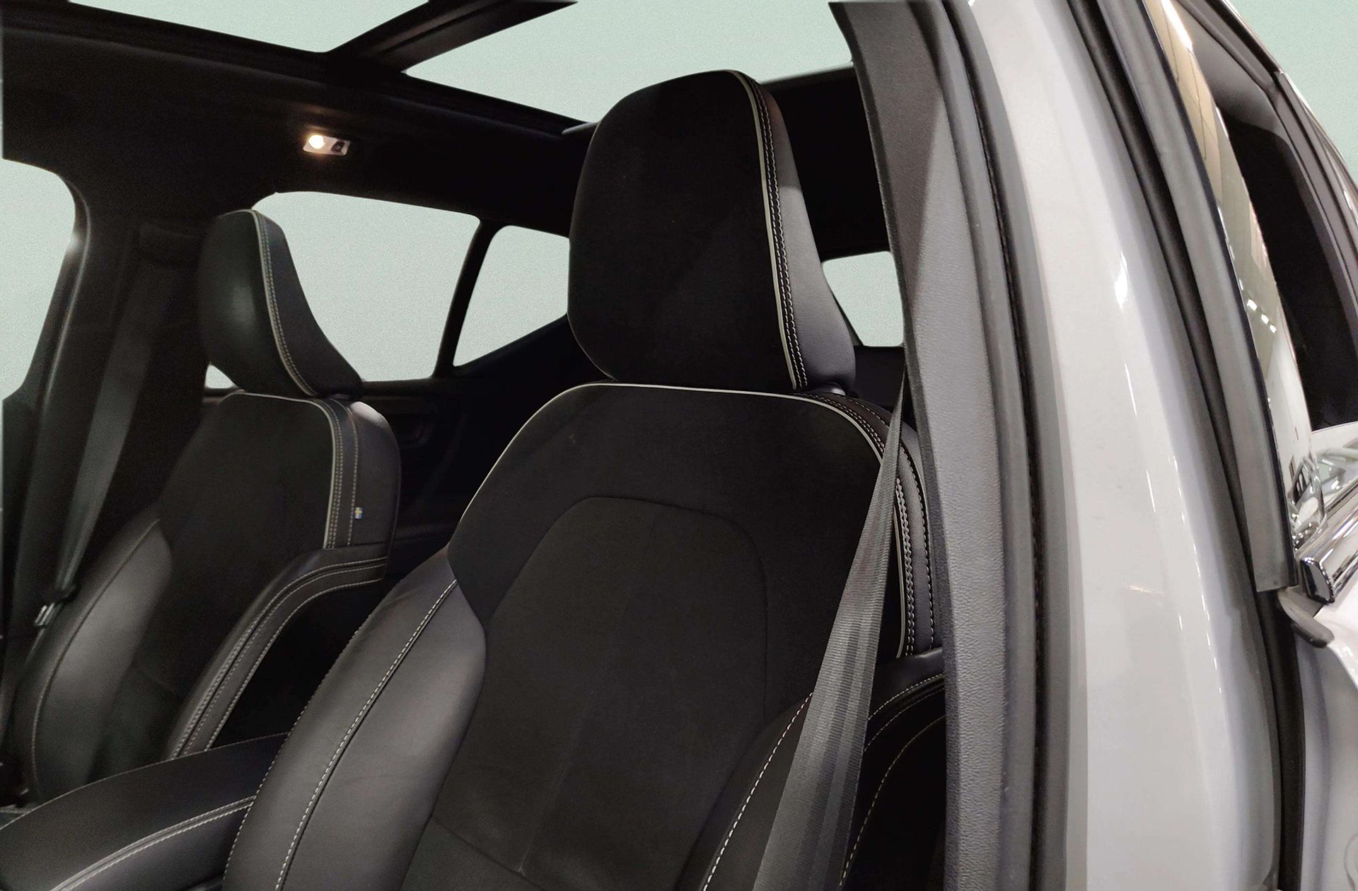 Volvo XC40 T2 R-Design - foto 8
