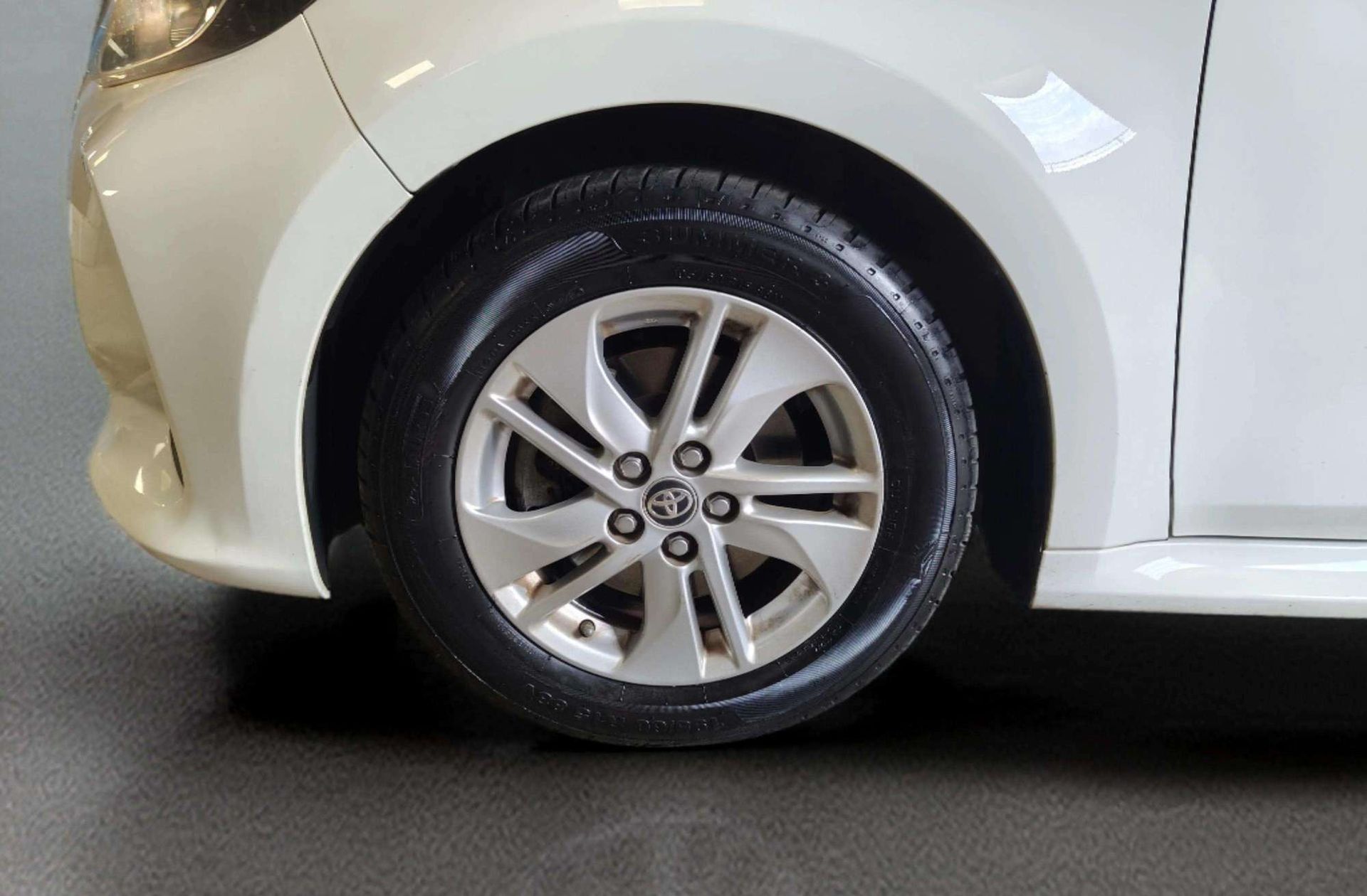Toyota Yaris 120H Business Plus - foto 28