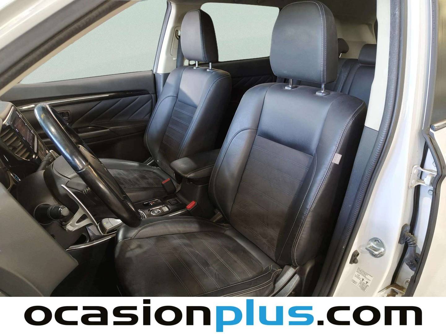 Foto asientos delanteros Mitsubishi Outlander Mitsubishi Outlander 2.0 PHEV Kaiteki 4WD Auto (203 CV)
