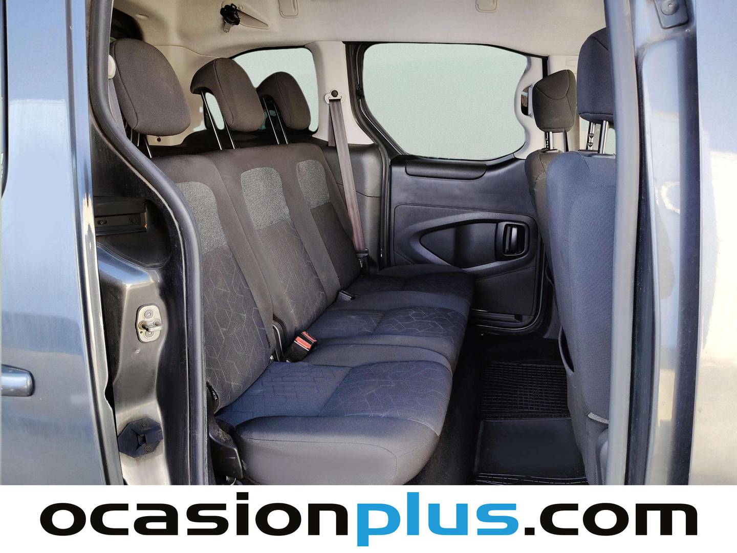 Foto asientos traseros Peugeot Partner Peugeot Partner Tepee 1.6 BlueHDi Active (100 CV)