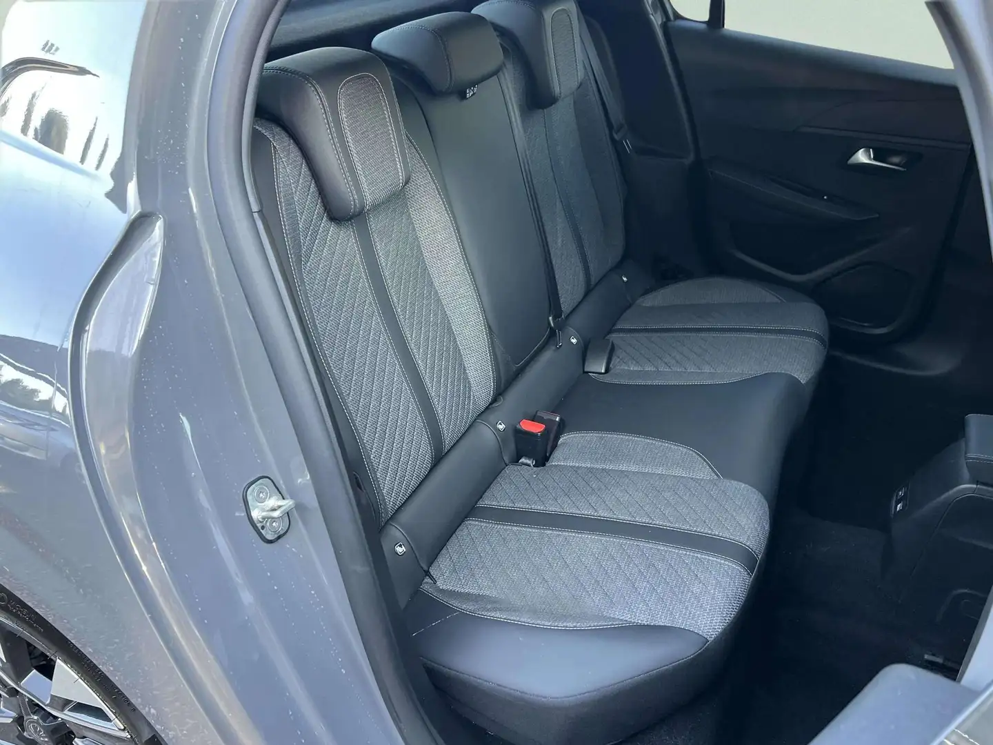 Foto Peugeot 208 Peugeot 208 PureTech 100 Allure (100 CV)