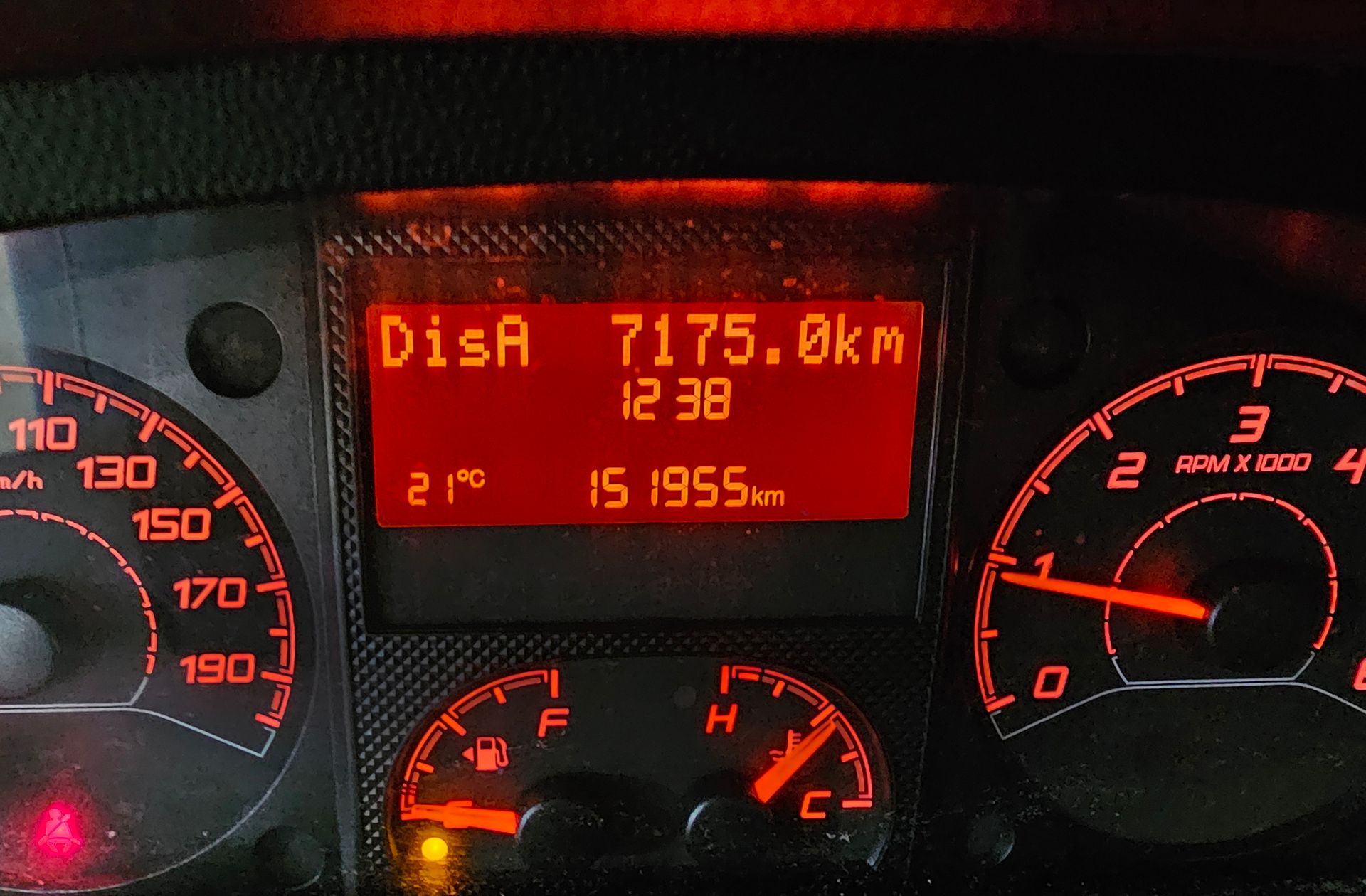 Peugeot Boxer Furgon BlueHDi 140 Pack 335 L2H2 - foto 7