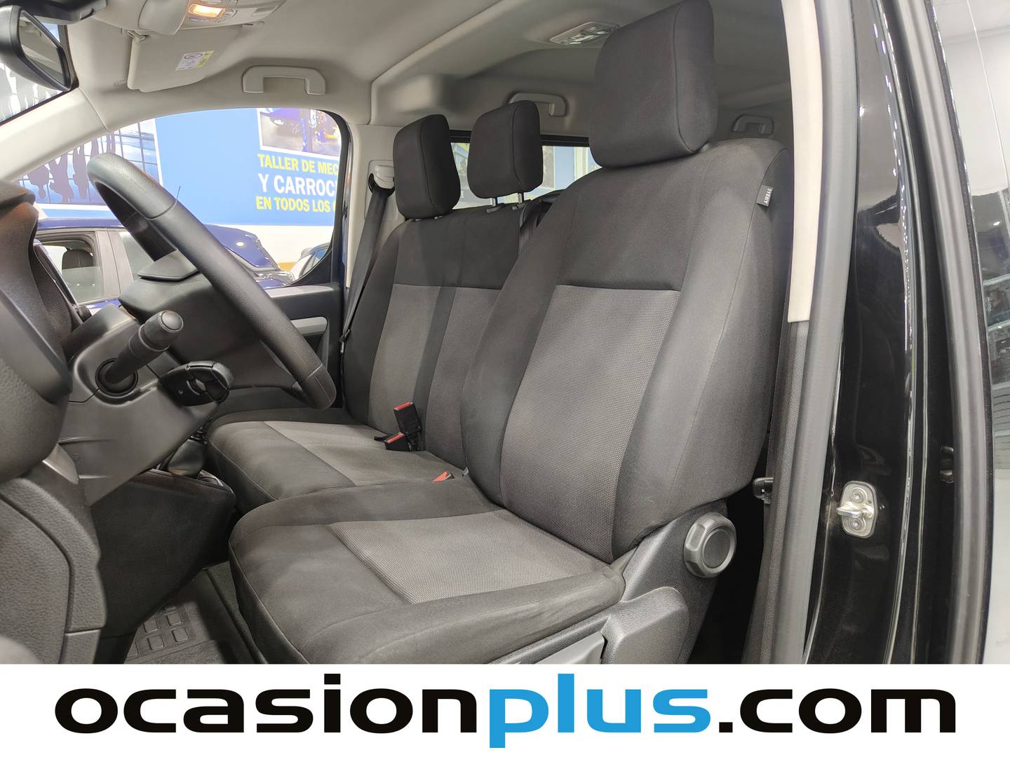 Foto asientos delanteros Toyota Proace Verso Toyota Proace Verso 2.0D VX Plus Shuttle L1 (145 CV) 9 Plazas