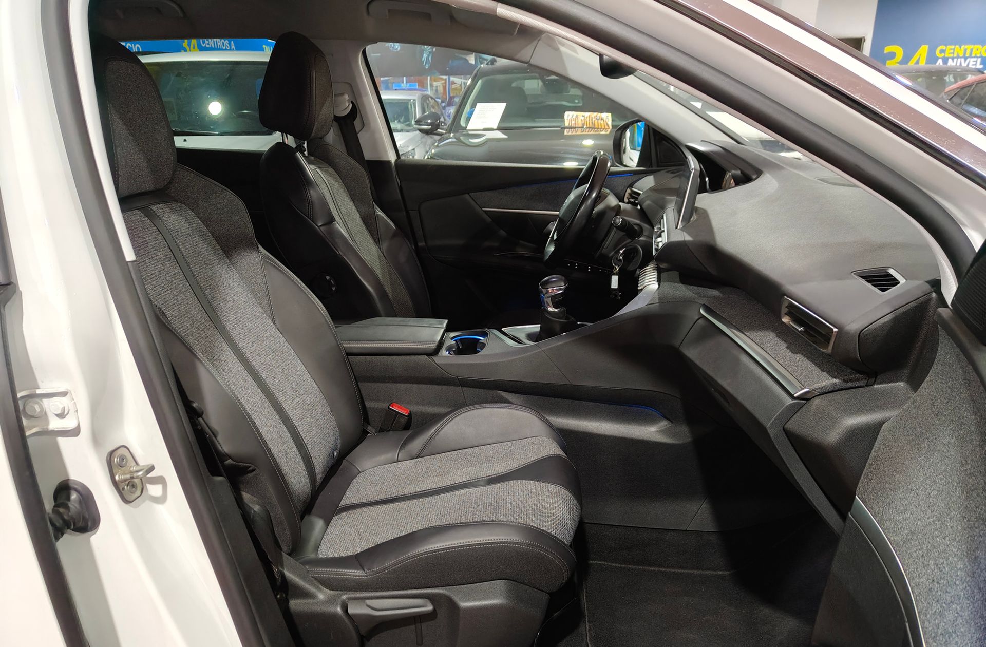 Peugeot 3008 BlueHDi 130 Allure - foto 19
