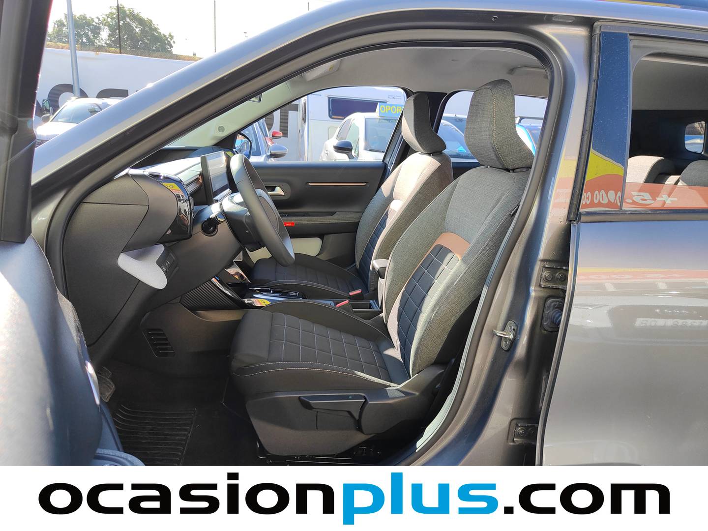 Foto asientos delanteros Citroën C3 Aircross Citroën C3 Aircross Hybrid 145 Plus e-DCS6 (145 CV)