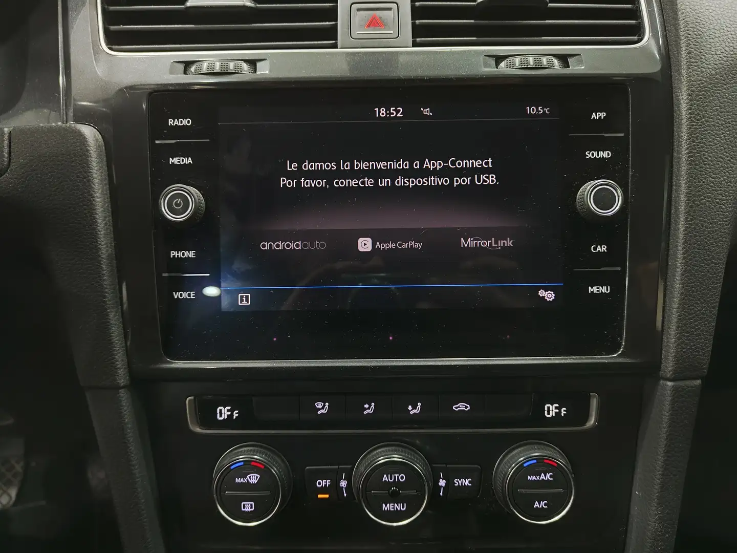 Foto Volkswagen Golf Volkswagen Golf Business 1.0 TSI (110 CV)