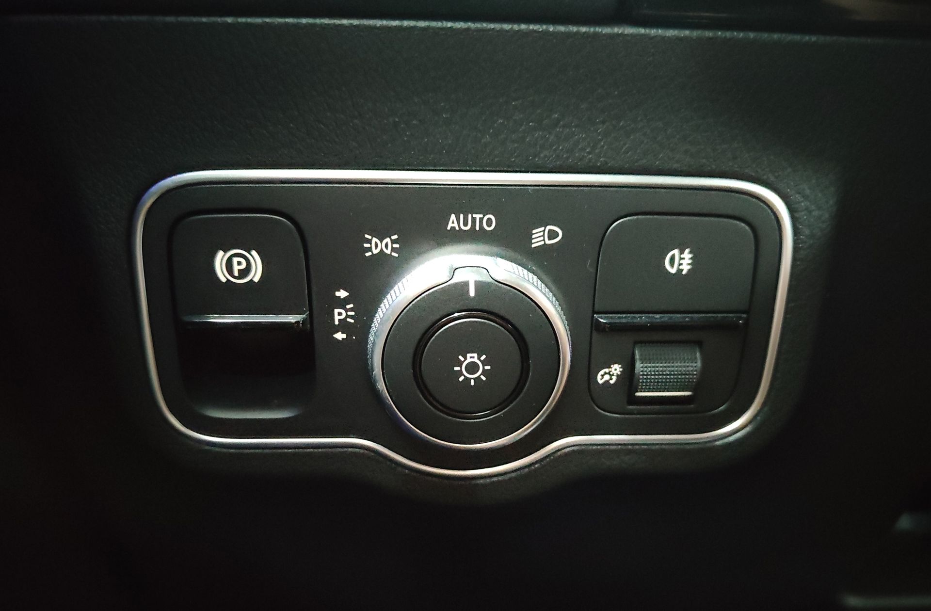 Mercedes-Benz GLA 200 - foto 26