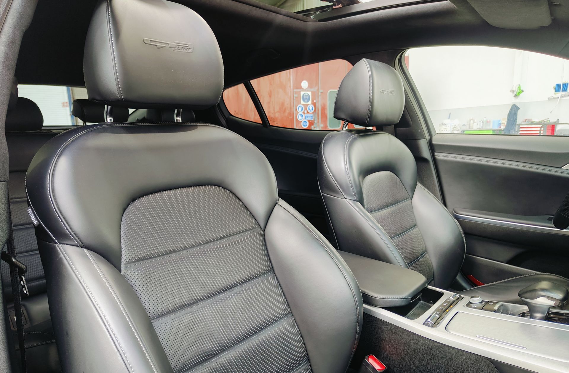 Kia Stinger 2.2 CRDi GT Line 4x2 - foto 8