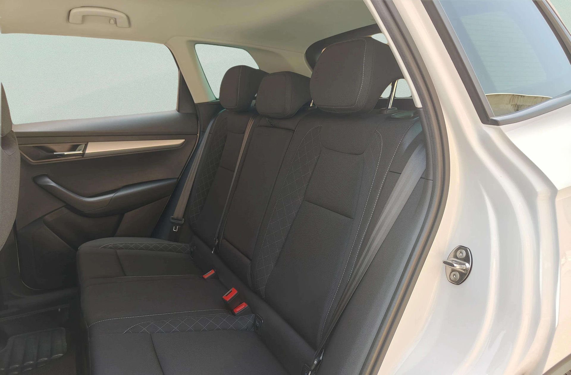 Škoda Karoq 1.6 TDI Ambition - foto 11