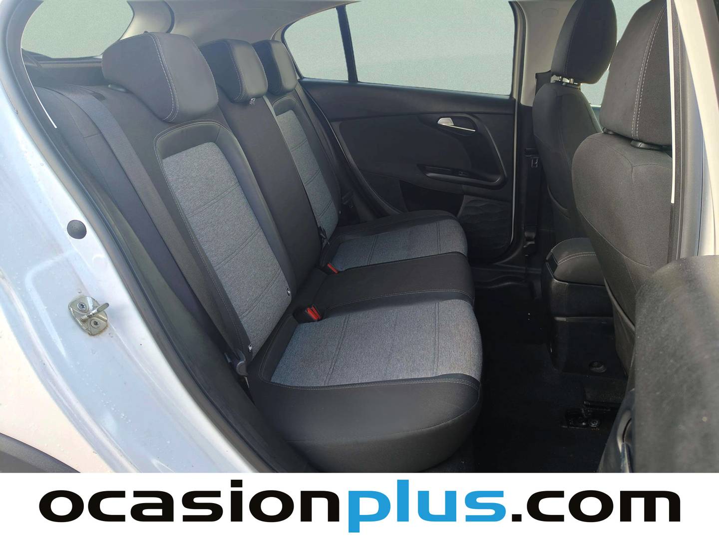Foto asientos traseros Fiat Tipo Fiat Tipo 1.5 Hybrid Cross DCT (130 CV)