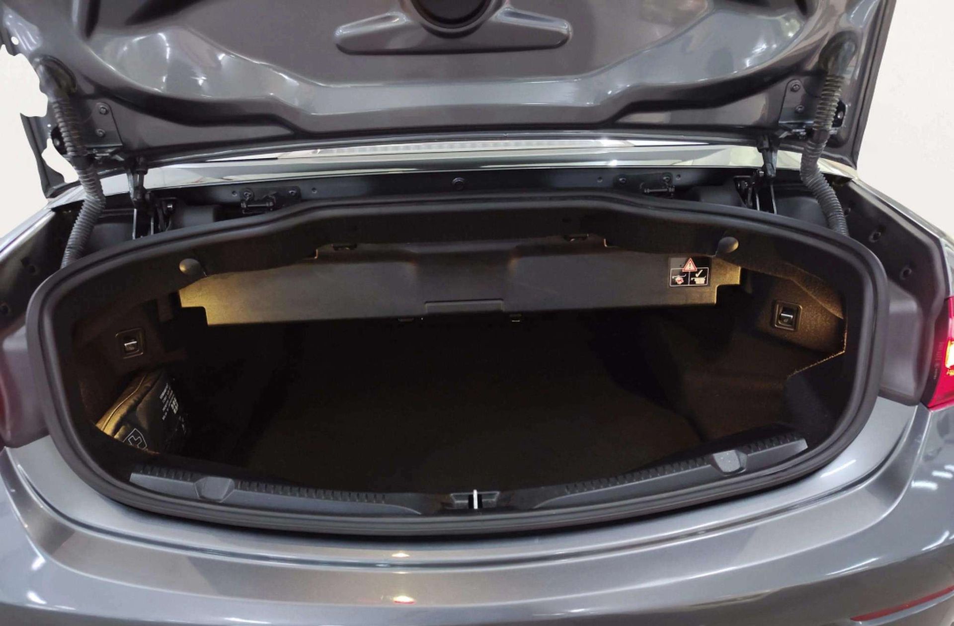 Mercedes-Benz Clase E 220 d Cabrio Pack AMG - foto 24