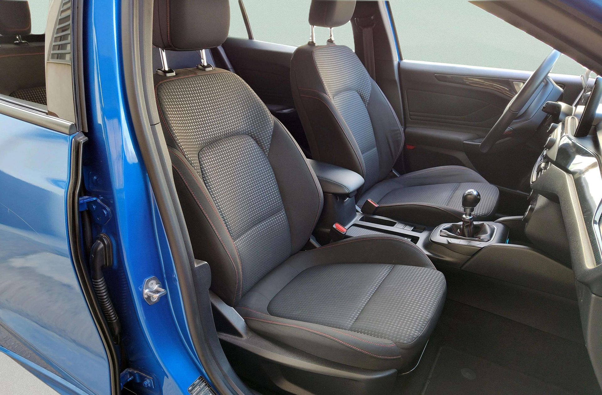 Ford Focus 1.0 EcoBoost ST-Line - foto 19