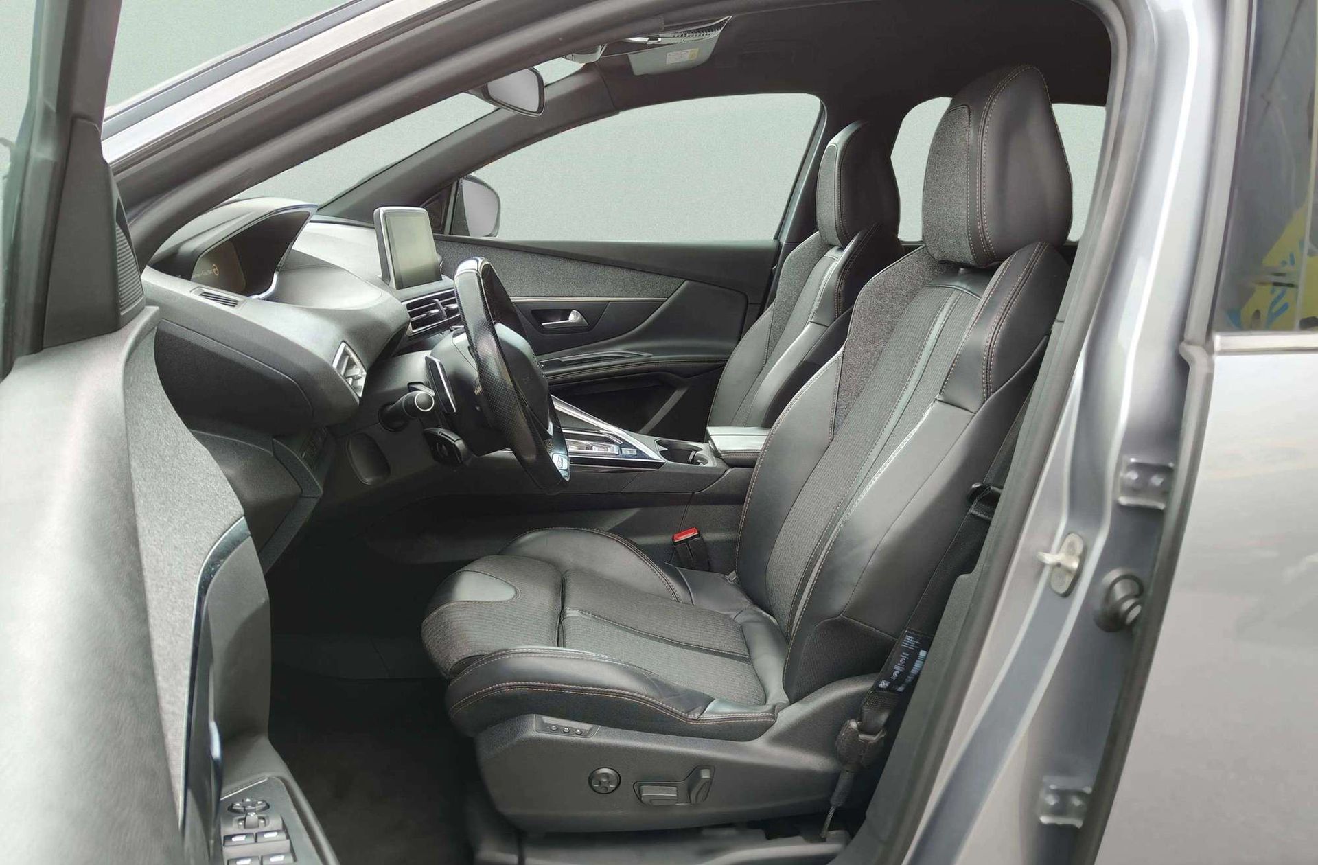 Peugeot 5008 1.6L THP GT Line EAT6 7 plazas - foto 17