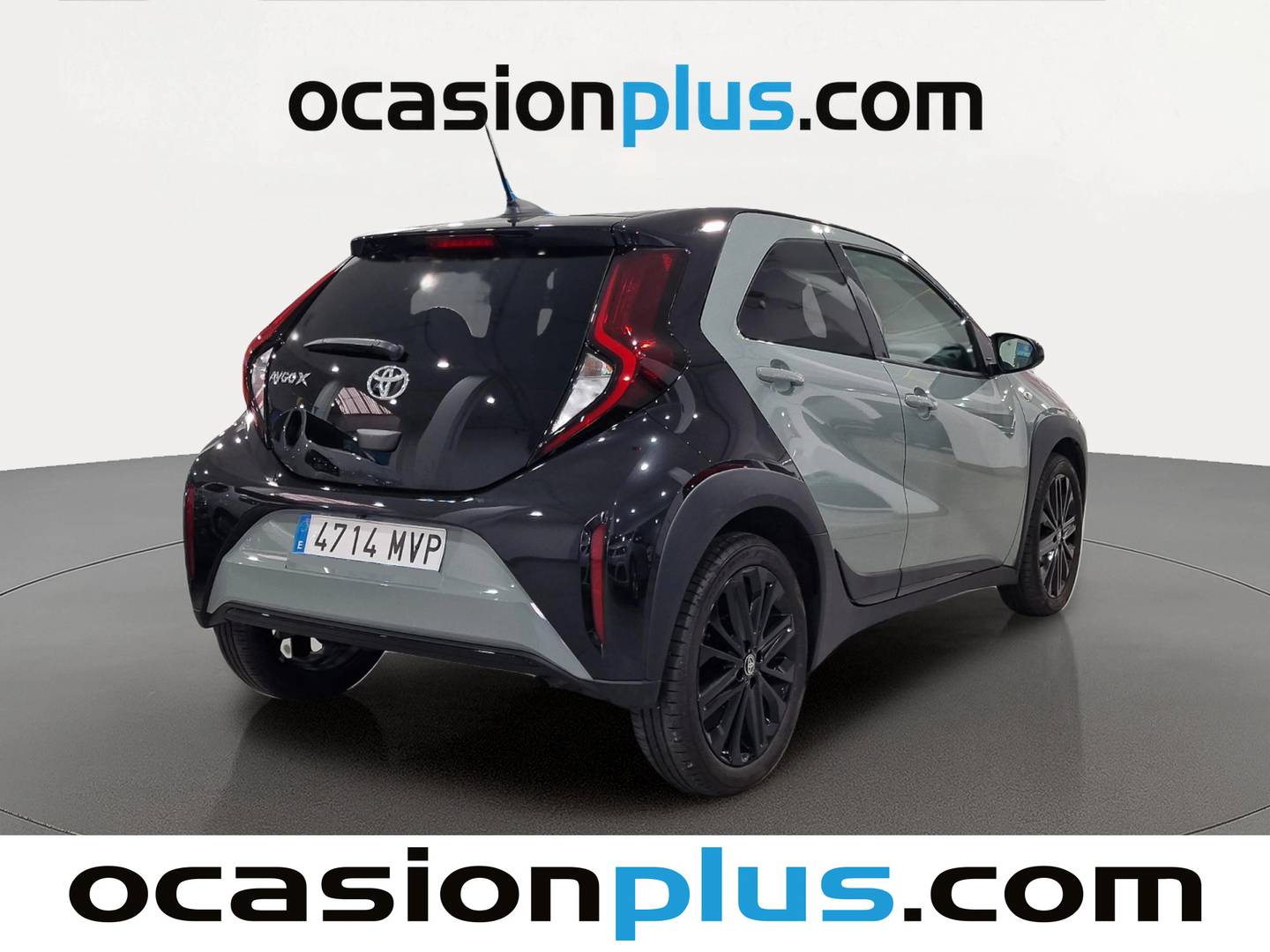 Foto trasera Toyota Aygo X Cross Toyota Aygo X Cross 1.0 VVT-I Like (72 CV) derecha