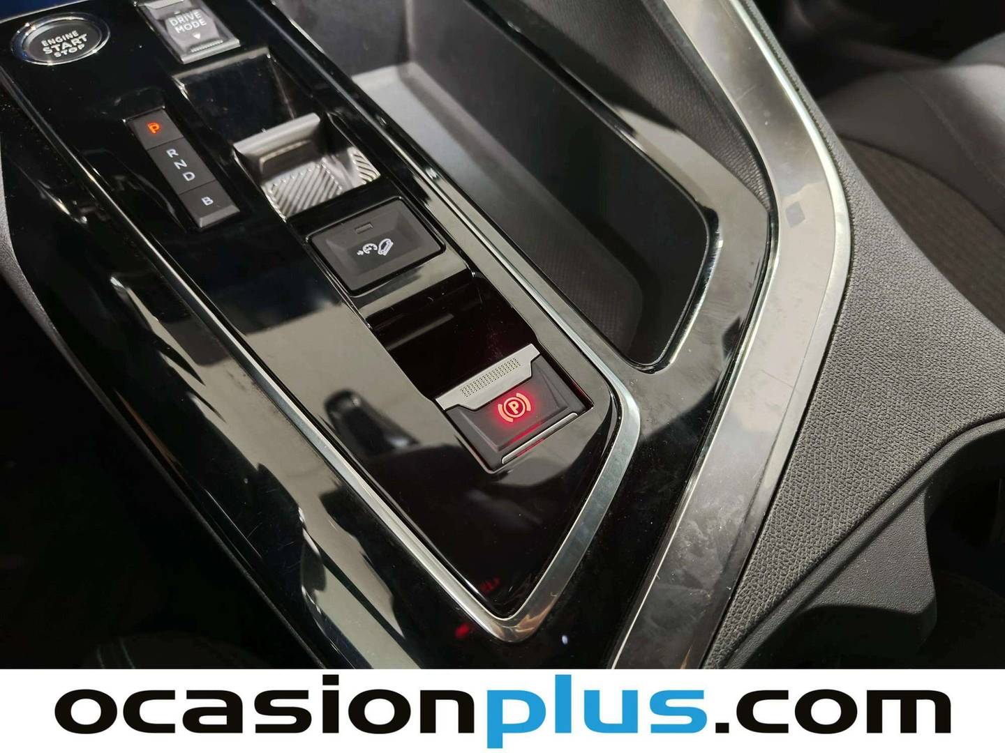 Foto Peugeot 3008 Hybrid Peugeot 3008 Hybrid 300 Allure Pack e-EAT8  (300 CV)