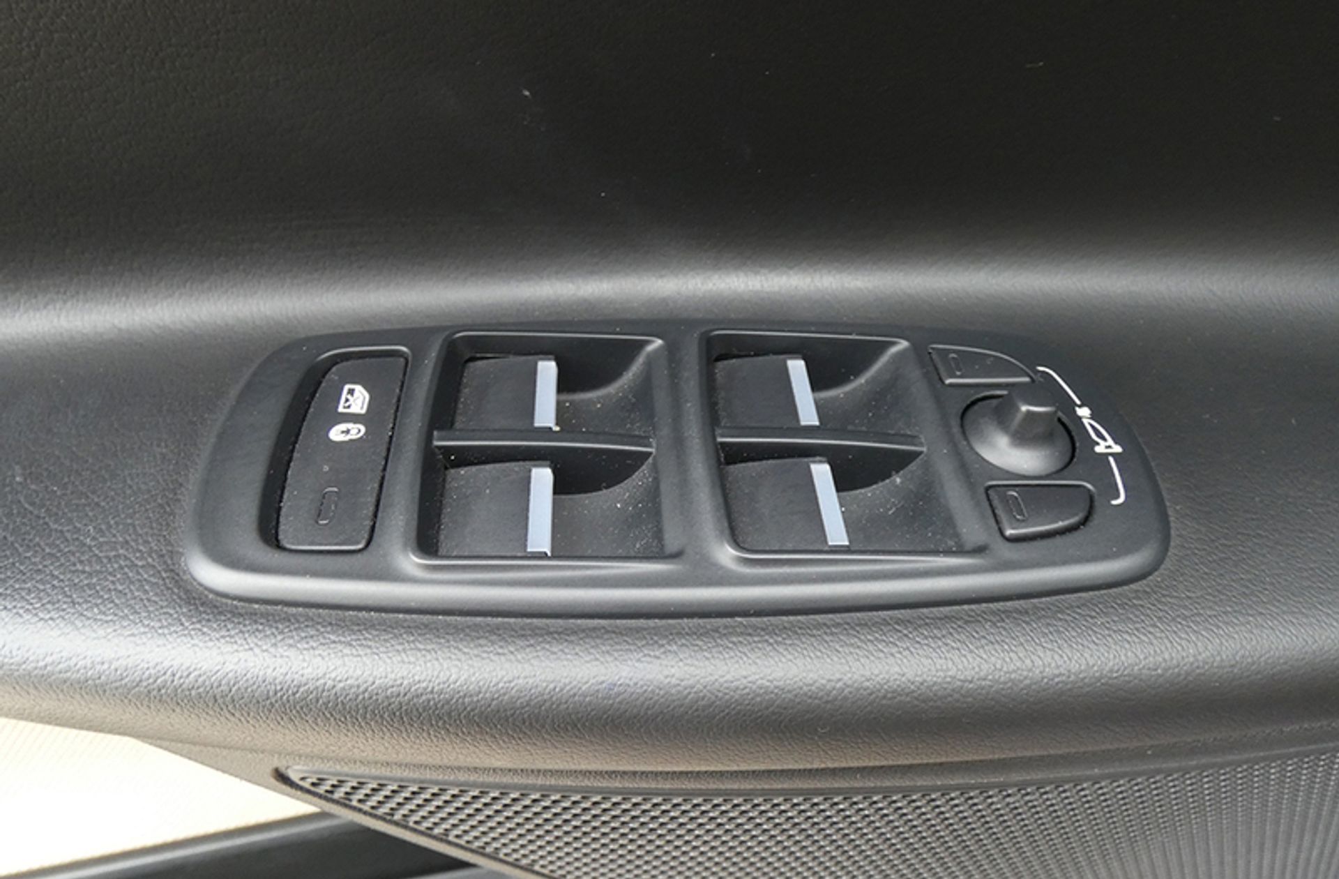 Jaguar XE 2.0 Diesel Pure RWD - foto 34