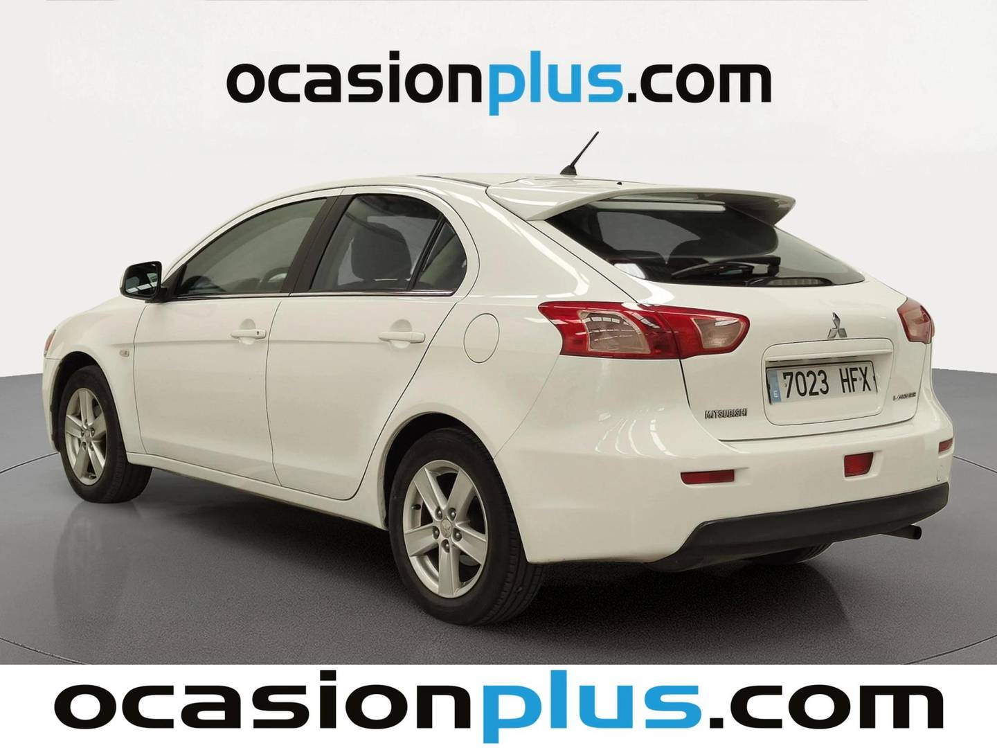 Foto trasera Mitsubishi Lancer Mitsubishi Lancer SPORTBACK 1.5 MIVEC Invite (109 CV) izquierda